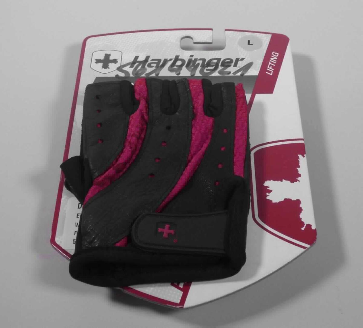 Spezialsporthandschuh, sog. Women Pro Wash&Dry 3615 Fahrradhandschuh, Foto siehe Anlage,
- als Fünffingerhandschuh ohne Fingerspitzen gearbeitet,
- die gesamte Innenhand, die Fingerinnenseiten (inkl. Daumeninnenseite) sowie Teile
  der Außenhand und der Fingeraußenseiten bestehen aus Leder,
- Teil der Außenhand, die Fingerzwischenräume sowie die Daumenaußenseite bestehen
  aus Gewirken aus Spinnstoffen,
- in Höhe des Handgelenks mit einem Klettriegel zu verengen,
- mit Polsterung an der Griffseite aus Leder,
- kennzeichnet sich aufgrund der fehlenden Fingerspitzen und der Polsterung der Griffseite als
  Spezialsporthandschuh (lt. Antrag für den Radsport), 
- das Leder ist insbesondere in Bezug auf die Verwendung als Sporthandschuh (z. B. für Radfahrer)
  charakterbestimmend,
- aufgemacht auf einem bunt bedruckten Aufhänger aus Pappe.

"Kleidung und Bekleidungszubehör, aus Leder, Handschuhe ohne Fingerspitzen, Spezialsporthandschuhe"