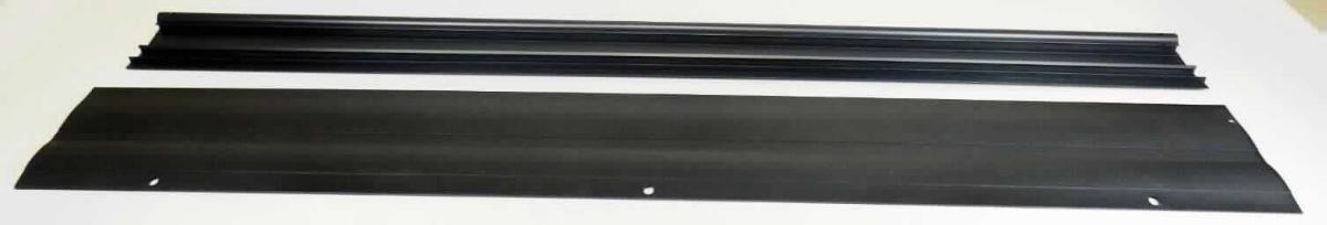 Bei den sog. Ersatzlamellen handelt sich um entsprechend ihrer Verwendung geformte, flache Profile aus pulverbeschichtetem Aluminium mit einem Aluminiumgehalt von weniger als 99,3 GHT, die auf Länge geschnitten, gelocht und mit spezifischen Aussparungen versehen sind (somit vorgefertigt) .
Die Erzeugnisse dienen als Ersatzlamellen für das Dach eines Pavillons aus Aluminium (nicht Gegenstand dieser vZTA).
- Antragstellerangaben-

Eine Einreihung in die Position 7616 kommt nicht in Betracht, da die Waren bereits vom Wortlaut der Position 7610 erfasst sind.

Abbildung siehe Anlage.

Derartige Erzeugnisse gehören als "zu Konstruktionszwecken vorgefertigte Profile, aus Aluminium, nicht zusammengesetzt, nicht geschweißt, mit einem Aluminiumgehalt von nicht mehr als 99,3 GHT" zur Codenummer 7610 9090 10 0 des Zolltarifs.