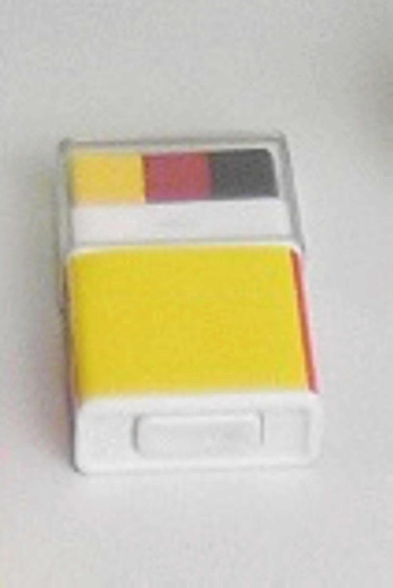 Schminkstift

Bei der Ware handelt es sich um einen rechteckigen Schminkstift bestehend aus drei Farben (gelb, rot, schwarz). Das Erzeugnis ist in einer weißen, passgenauen Kunststoffschachtel mit bunt bedruckter Papierbanderole und durchsichtigem Deckel für den Einzelverkauf aufgemacht und soll zum Schminken verwendet werden.

Die Ware ist als anderes Erzeugnis zum Schminken in die Unterposition 3304 9900 der
Kombinierten Nomenklatur einzureihen.