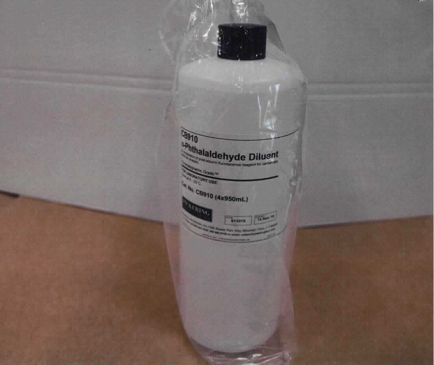 Natriumtetraborat-Lösung in Wasser

Bei der Ware handelt es sich um eine wässrige Lösung von Dinatriumtetraborat-Decahydrat (CAS-Nr. 1303-96-4). Die Lösung hat den Angaben zufolge eine Konzentration von <1,0%. Die Ware wird in Gebinden à 4 x 950 ml gehandelt.
Sie wird als Eluent in der Carbamat-Analyse eingesetzt.

Die Ware ist nach ihrer stofflichen Beschaffenheit als Dinatriumtetraborat, anderes, in die Unterposition  2840 1990 der Kombinierten Nomenklatur einzureihen.