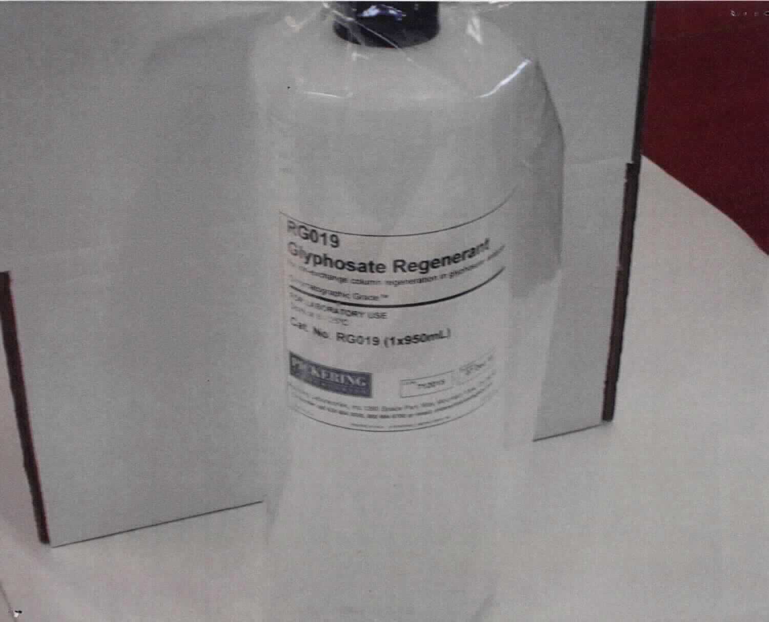 Kaliumhydroxid-Lösung

Bei der Ware handelt es sich um eine wässrige Lösung von Kaliumhydroxid (0,02 - 0,04%, CAS-Nr. 1310-58-3). Die Ware wird in Gebinden á 950 ml gehandelt.
Den Angaben nach wird die Lösung zur Regeration von Ionentauschersäulen in der Analyse von Glyphosat verwendet.

Die Ware wird als Kaliumhydroxid in die Unterposition 2815 2000 der Kombinierten Nomenklatur eingereiht.