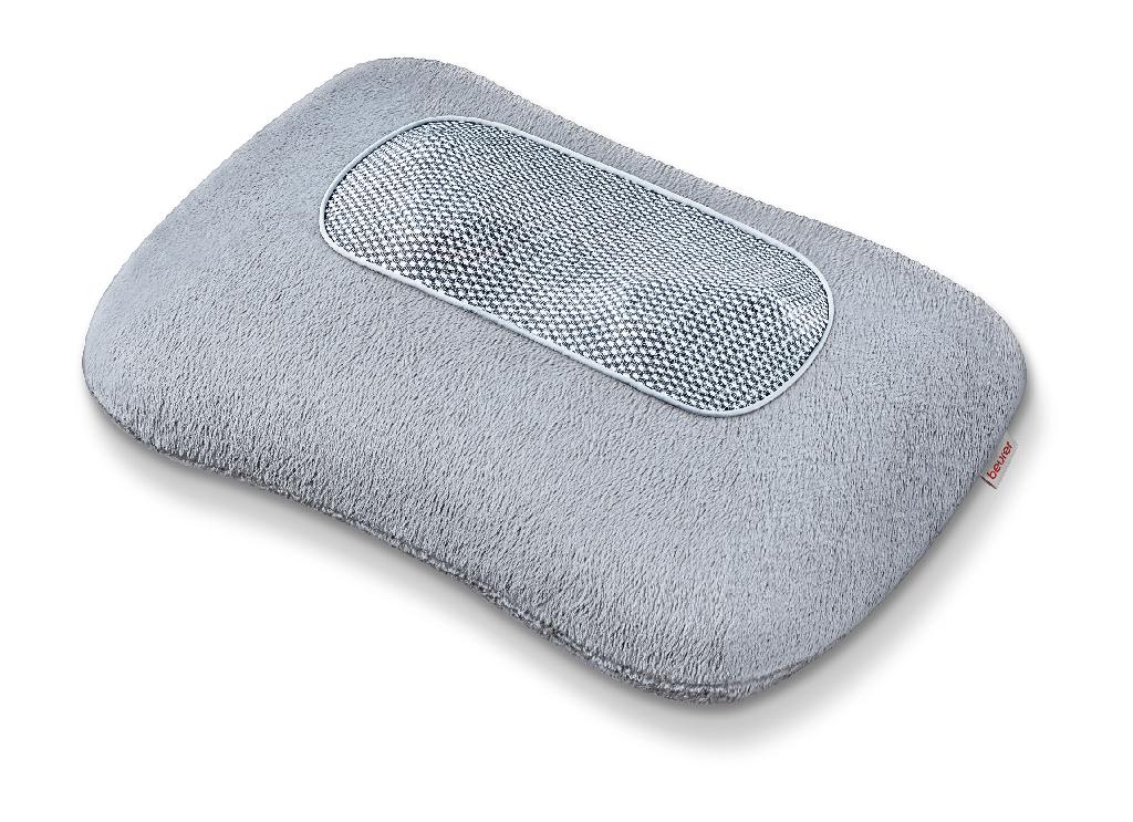 Sog. Shiatsu-Massage-Kissen, in Form eines ca. 31 x 23 x 11 cm großen, ca. 1,3 kg schweren, kissenähnlichen Gerätes mit einem Netzteil und einem Ein-/Ausschalter.
Äußere Form: siehe Abbildung in der Anlage.
Das Gerät verfügt über insgesamt vier, paarweise angeordnete, gegenläufig rotierende Massagekugeln (sog. Massageköpfe), die die Druck- und Knetbewegungen einer Shiatsu-Massage nachahmen. Zwei der vier Massagekugeln sind mit einer zuschaltbaren Wärme- und Lichtfunktion ausgestattet, die bei aktiver Wärmefunktion rot leuchten. Mit Einschalten des Gerätes wird sowohl die Shiatsu-Massage als auch die Wärmefunktion aktiviert.
Die Vorrichtung dient zur Massage (kennzeichnende Hauptfunktion) des Nacken- und Rückenbereichs oder des Wadenbereichs sowie nachrangig zur Wärmebehandlung (Multifunktionsgerät), die der Unterstützung der Massagewirkung durch Erwärmung von Muskulatur und Gewebe dient.

Die Ware wird als "Massagegerät, nicht von der Unterposition (KN) 9019 1010 erfasst" eingereiht.