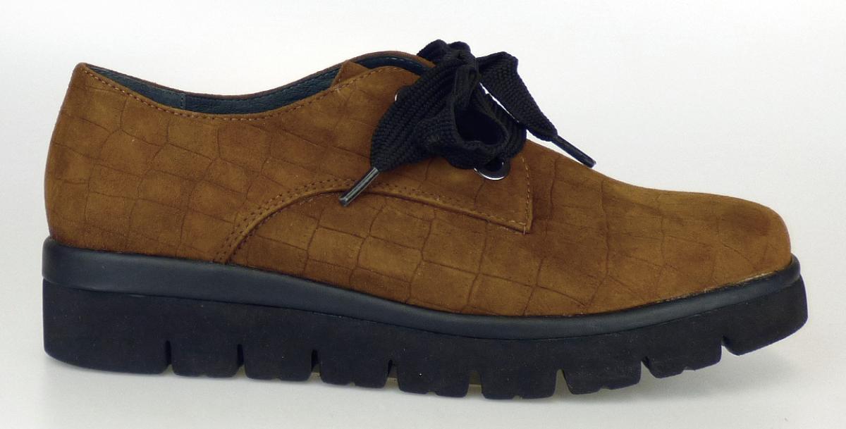Halbschuhe (Foto siehe Anlage)
- mit Laufsohlen aus Kautschuk/Kunststoff; ohne Hauptsohle aus Holz,
- mit Oberteil (geschlossenes Blatt) aus Leder,
- mit Schnürsenkelverschluss,
- ohne Metallschutz in der Vorderkappe,
- nicht den Knöchel bedeckend,
- lt. Antrag mit einer Länge der Innensohle von weniger als 24 cm.

"Schuhe mit Laufsohlen aus Kautschuk/Kunststoff und Oberteil aus Leder, andere
 als in den Unterpositionen 6403 1200 bis 6403 9950 genannte, mit einer Länge
 der Innensohle von weniger als 24 cm"