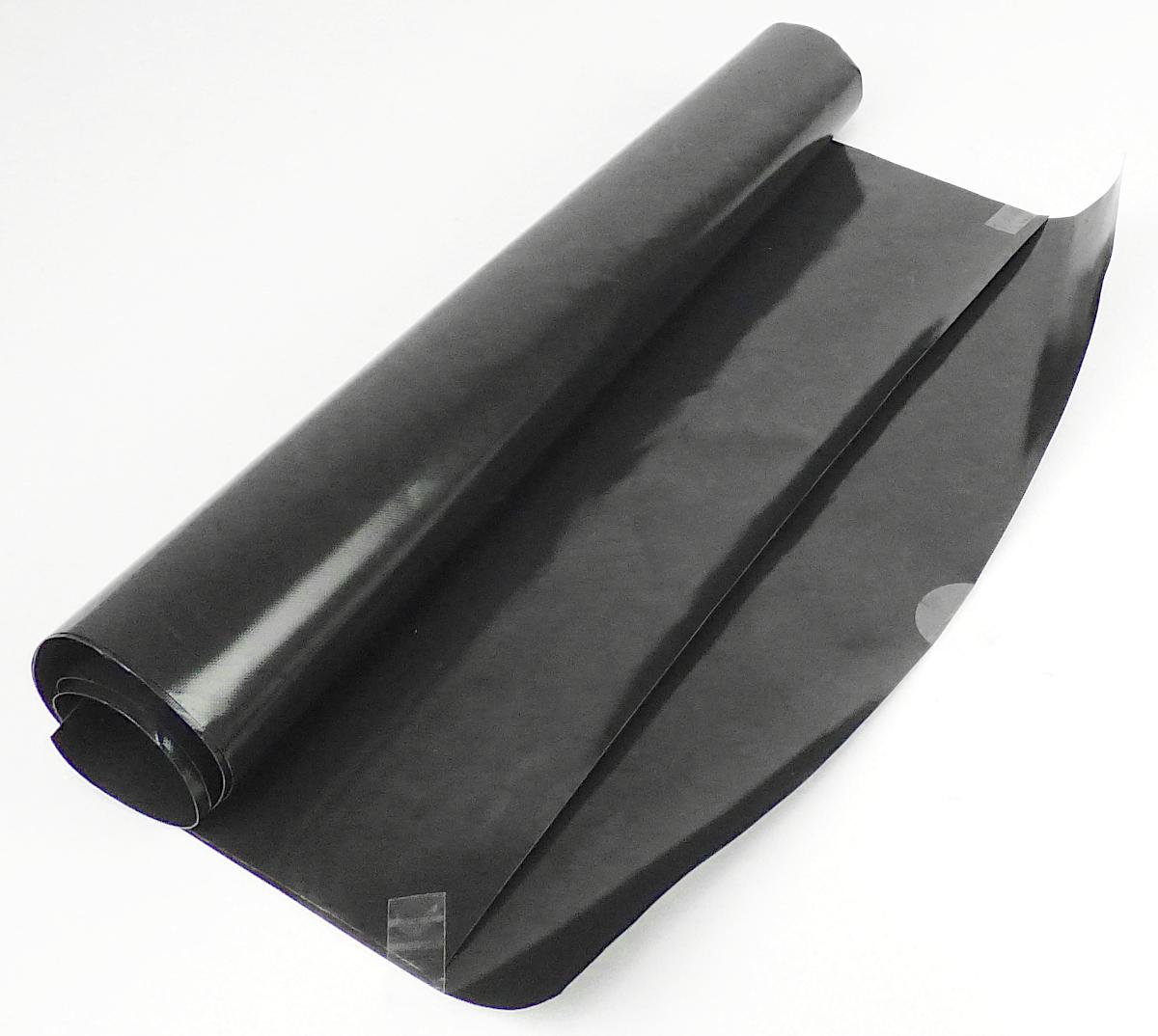 Grillmatte aus Glasfasern, Foto siehe Anlage,
- laut Untersuchungsergebnis:
- - dichtgewebtes Gewebe in Leinwandbindung,
- - aus Garnen aus textilen Glasfilamenten (keine Rovings/Glasseidenstränge),
- mit Kunststoff (laut Antrag PTFE) bestrichen,
- rechteckig zugeschnitten,
- mit den Abmessungen: ca. 40 cm x 50 cm,
- zur Verwendung als Unterlage beim Grillen vorgesehen,
- die Glasfasern bestimmen laut Untersuchungsergebnis nach dem Umfang (Dicke im Querschnitt)
  den wesentlichen Charakter der Ware.

"Ware aus Glasfasern, mechanisch gebundenes Flächenerzeugnis, geschlossenes Gewebe
 aus Garnen, nicht aus Glasseidensträngen (Rovings), in Leinwandbindung, bestrichen,
 anderes als in den TARIC-Codes 7019 6400 11 bis 7019 6400 84 genannte"