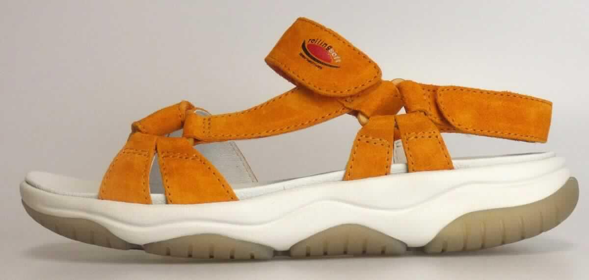 Sandalen (lt. Antrag: "Freizeitschuh für Damen", Größe 4,5, Foto siehe Anlage)
- mit Laufsohlen aus Kautschuk/Kunststoff; ohne Hauptsohle aus Holz,
- mit zehenfreiem Oberteil (nicht geschlossenes Blatt) aus Leder,
- mit Klettverschluss,
- nicht den Knöchel bedeckend,
- mit einer größten Höhe des Absatzes und der Sohle von ca. 3,5 cm.

"Schuhe mit Laufsohlen aus Kautschuk/Kunststoff und Oberteil aus Leder, andere als in den Unterpositionen 
 6403 1200 bis 6403 9905 genannte, mit nicht geschlossenem Blatt, mit Absatz und Sohle mit einer größten 
 Höhe von mehr als 3 cm"