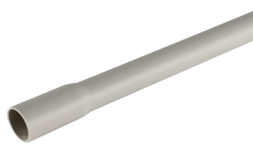 Angaben des Antragstellers:
Kunststoff-Isolierrohr aus Polyvinylchlorid (Durchmesser 16 mm, Länge 2000 mm), einseitig gemufft.

Es wurden Produktinformationen vorgelegt, ein Warenmuster wurde nicht vorgelegt.

Befund:
Nicht biegsames, nahtloses Kunststoffrohr aus Polyvinylchlorid.