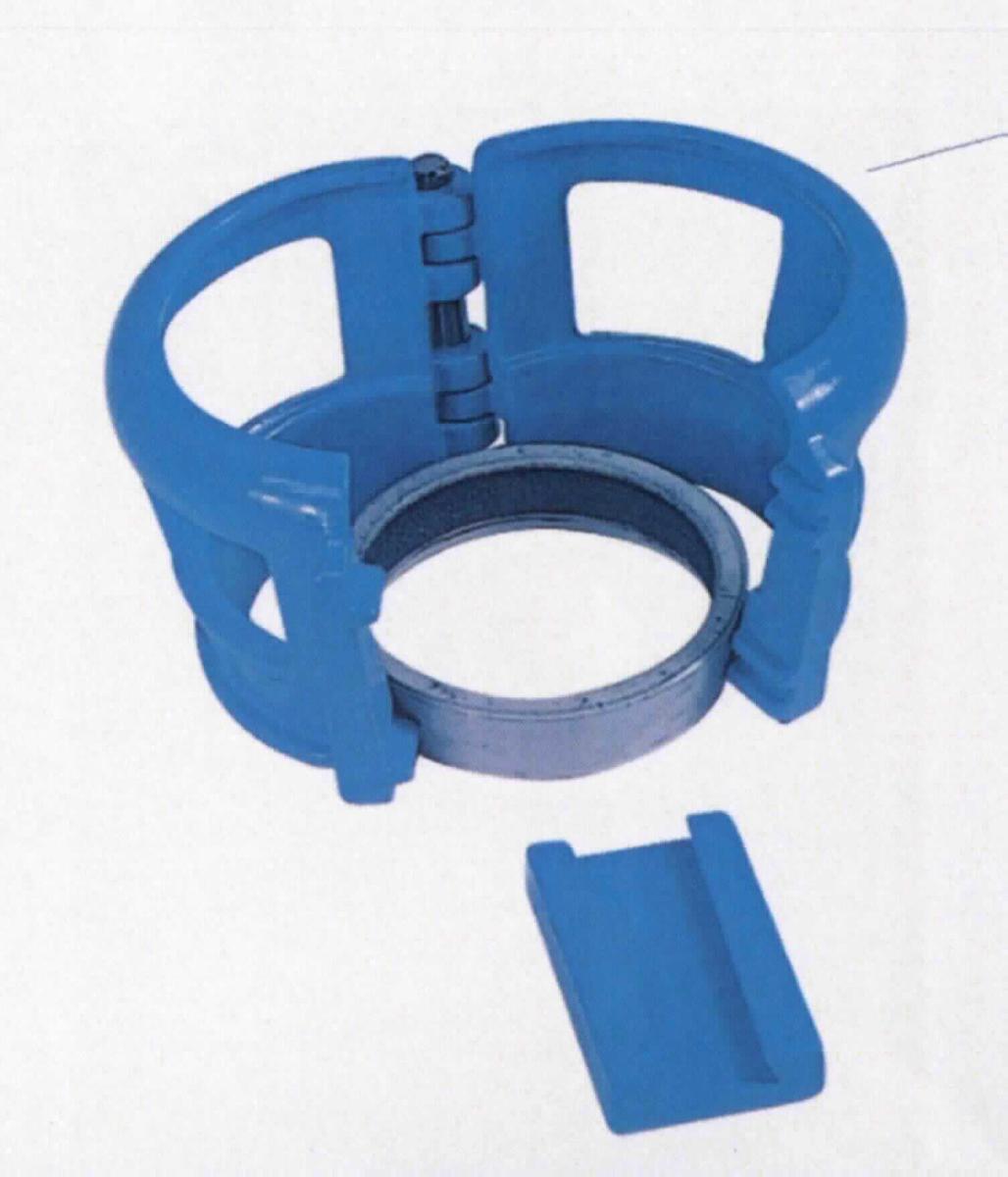 Rohrklemmverbindung aus Gusseisen

Bei der Ware handelt es sich um halbrunde, schalenförmige Erzeugnisse aus Gusseisen mit Kugelgrafit (GJS-400) mit rechteckigen Durchbrüchen, die ihrer Verwendung entsprechend spezifisch ausgeformt sind. Diese sog. Klemmschalen werden mit einem passenden Gegenstück vereinigt verbunden und dienen zusammen mit einem Verschlusskeil der Zugsicherung von PVC-Rohrleitungen. Die Klemmschalen sind in verschiedenen Größen verfügbar.
Eine Ware der Position 7307 liegt nicht vor.
 
Die Ware ist als "andere Ware aus anderem als nicht verformbarem Gusseisen und anderem als Temperguss, hier als Ware aus Gusseisen mit Kugelgrafit" in den TARIC-Code 7325 9990 90 einzureihen.