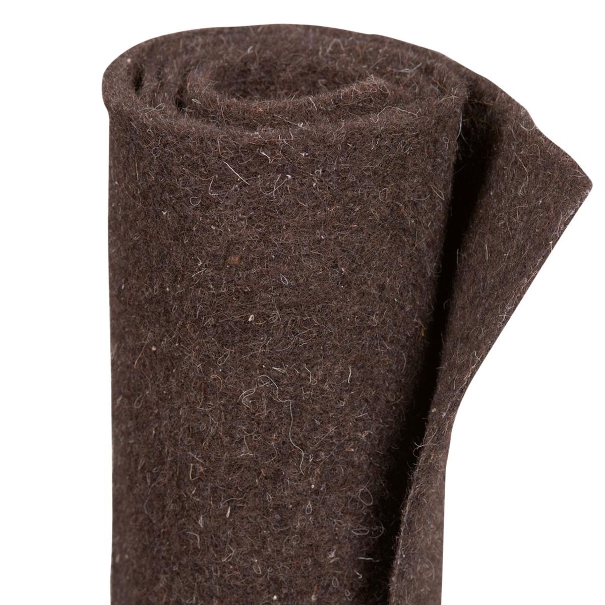 Nadelfilz, sog. Schafwollmatte, Foto siehe Anlage,
- als Meterware, auf einer Pappkarte mit einer bedruckten Pappbanderole umwickelt,
- in den Abmessungen von laut Antrag 150 cm (L) x 50 (B),
- laut Antrag in unterschiedlichen Farben,
- aus laut Antrag Wolle,
- weder getränkt, bestrichen, überzogen noch laminiert, 
- dient laut Antrag als Frostschutz für Pflanzen.

"Filz, Nadelfilz, weder getränkt, bestrichen, überzogen noch laminiert, aus Wolle"