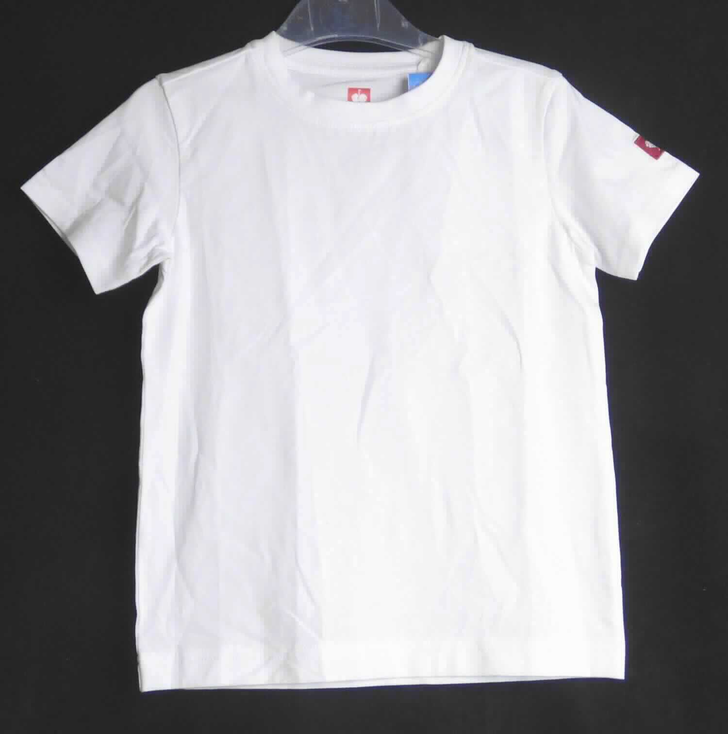 T-Shirt, sog. e.s. T-Shirt cotton stretch, Kinder, Art. 23000, Größe 110/116, Foto siehe Anlage,
- in einem Polybeutel verpackt,
- aus ca. 0,4 mm dicken (leichten), einfarbigen Gewirken aus laut Antrag 95 % Baumwolle und 5 % Elasthan
  (synthetische Chemiefasern),
- über den Schritt reichend (Rückenlänge: ca. 47 cm),
- mit einem runden, halsnahen Ausschnitt, 
- ohne Öffnung und ohne Verschluss,
- mit kurzen, eng anliegenden Ärmeln,
- auf dem linken Ärmel mit einem Logo verziert,
- am unteren Rand durch Umschlagen und Festnähen gesäumt.

"T-Shirt, aus Gewirken, aus Baumwolle"