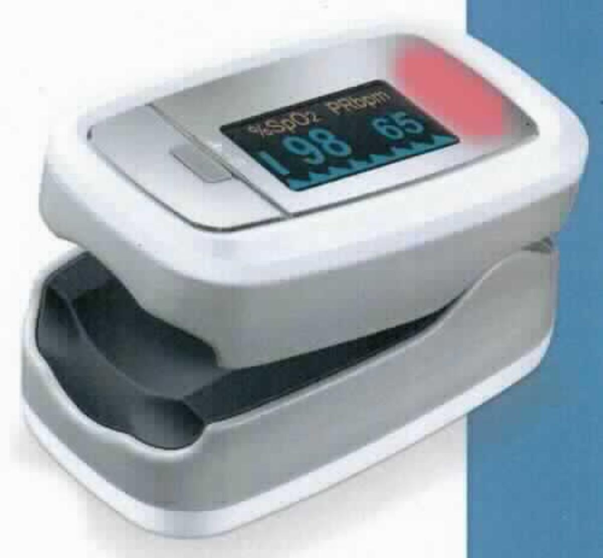 Sog. Pulsoximeter PO 30 (Art.-Nr. 454.30), in Form einer Warenzusammenstellung, bestehend aus
- einem Umhängeband
- zwei 1,5 V AAA Batterien
- einer Gürteltasche
- einer Gebrauchsanweisung
- einem in Bezug auf die Bedeutung für die Verwendung charakterbestimmenden ca. 64 mm x 36 mm x 32 mm (L x B x H) großen und einschließlich Batterien ca. 57 g schweren Pulsoximeter, im Wesentlichen bestehend aus einem klammerähnlich aufgebauten Kunststoffgehäuse mit Fingeröffnung, Funktionstaste und  Farbdisplay. Die im oberen displayseitigen Teil des Gerätes befindlichen Lichtquellen senden Lichtstrahlen verschiedener Wellenlängen (660 nm und 905 nm) aus, welche den in das Gerät eingelegten Finger durchdringen und entsprechend der Sauerstoffsättigung des Blutes absorbiert werden. Die durch die gegenüberliegende Silizium - Empfangsdiode aufgenommenen Werte werden digitalisiert und als Sauerstoffsättigung und Herzfrequenz auf dem Display dargestellt. 
Zur äußeren Form siehe Abbildung in der Anlage.
Die Warenzusammenstellung dient der Ermittlung und Überwachung der arteriellen Sauerstoffsättigung des Blutes und der Herzfrequenz.
Alle Bestandteile der Warenzusammenstellung sind gemeinsam in einer Metallschachtel und einem Pappkarton verpackt. 
Die Ware wird als "medizinisches Überwachungsgerät (Elektrodiagnosegerät) zur gleichzeitigen Überwachung von zwei oder mehr Parametern" eingereiht.