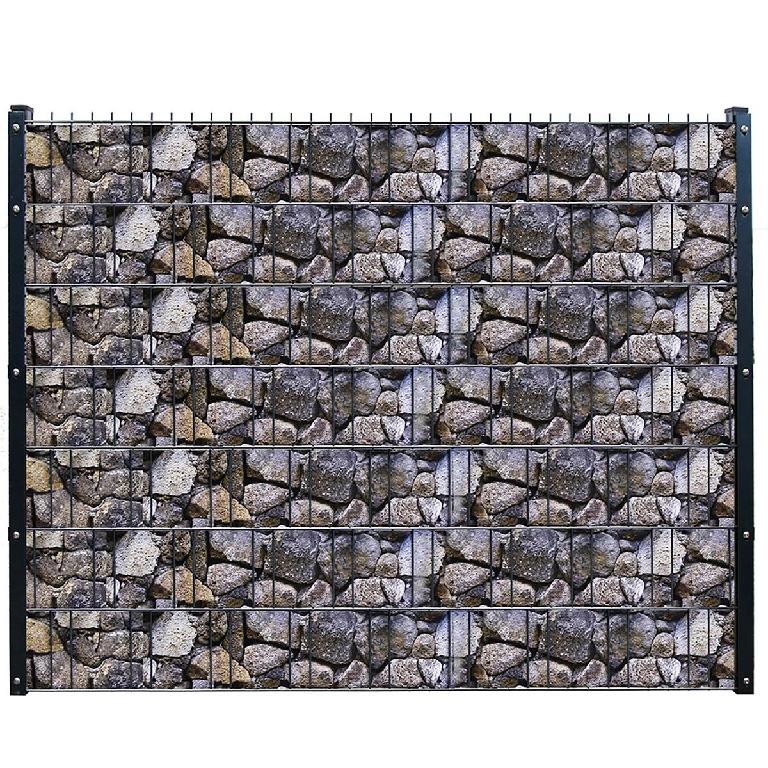 Gewebe mit Kunststofflage, sog. Sichtschutzstreifen, Foto siehe Anlage,
- in einer Folie aus Kunststoff verpackt,
- als Meterware, mit einer Breite von ca. 19 cm und einer Länge von laut Antrag 35 m,
- aus einem Gewirke (= Gewebe im Sinne des Kapitels 59) aus synthetischen Chemiefasern, das
  beidseitig mit einer Folie aus Kunststoff (laut Antrag Polyvinylchlorid; keine Zellstruktur erkennbar)
  laminiert ist,
- von Hand bei einer Temperatur zwischen 15 und 30 °C auf einen Dorn von 7 mm Durchmesser
  aufrollbar, ohne rissig zu werden,
- stellt sich als ein mit Kunststoff laminiertes Gewebe dar, somit keine Ware der Position 3921.

"Gewebe, mit Kunststoff (Polyvinylchlorid) laminiert, anderes als solche der Position 5902"
