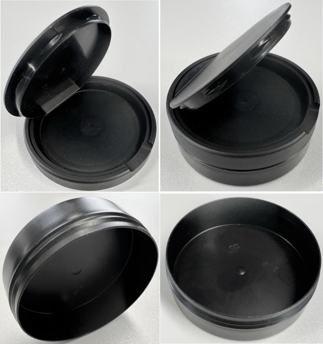 Nach den Antragsangaben, dem Produktdatenblatt sowie dem vorgelegten Warenmuster handelt es sich um ein Transport- und Verpackungsmittel in Form eines zylindrischen Behälters aus Polypropylen, einem Kunststoff im Sinne der Anmerkung 1 zu Kapitel 39, in verschiedenen Farbausführungen. 
Das im Durchmesser etwa 6﻿,﻿6 cm große und ca. 2﻿,﻿1 cm hohe Erzeugnis verfügt im äußeren Randbereich über ein Schraubgewinde und dient als Unterteil gemeinsam mit einem Deckel (nicht Gegenstand dieser Auskunft) der Verpackung von Snus (Oraltabak in Vliesbeuteln).

Zolltarifrechtlich handelt es sich um ein "Transport- oder Verpackungsmittel aus Kunststoffen, nicht von den KN-Unterpositionen 3923 1010 bis 3923 5090 erfasst".