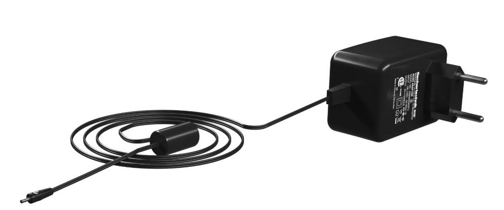 Elektrischer Stromrichter, sog. "Switching Mode Power Supply",
- bestehend aus einem Gleichrichter in einem Gehäuse mit einem integrierten
  Netzstecker (Eurostecker) für den Anschluss an eine Netzsteckdose, einem Ferritkern 
  und einem fest angebrachten Kabel mit einem Hohlstecker,
- zum Umwandeln einer Eingangswechselspannung von 100 V - 240 V (Stromstärke: 1 A) in eine
  Ausgangsgleichspannung von 9 V (Stromstärke: 2﻿,﻿5 A),
- zur Verwendung als Stromversorgung in verschiedenen Bereichen,
- in einem Karton verpackt.

Das Erzeugnis ist als "elektrischer Stromrichter, nicht von der Unterposition (KN) 8504 4060 erfasst, Gleichrichter, nicht für zivile Luftfahrzeuge" einzureihen.