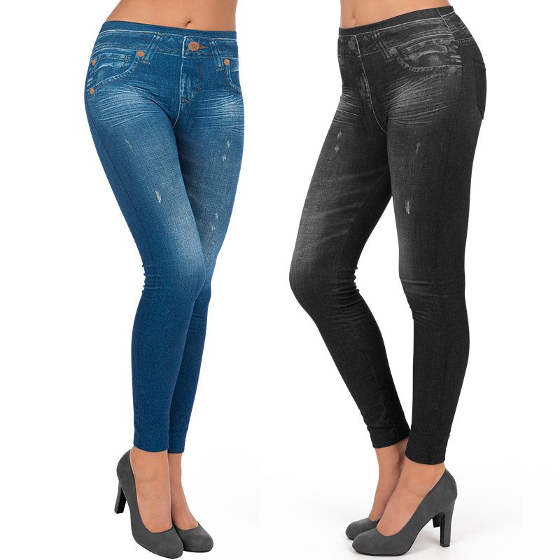 Lange Hose, sog. SLIMmaxx Jeans-Leggings 2er-Set, Größe 42 - 44 (L), Foto siehe Anlage,
- zwei Stück in unterschiedlicher Farbgestaltung (1 x schwarz, 1 x blau) in einem bedruckten Papp-
  karton verpackt,
- aus ca. 0,5 mm dicken, buntgewirkten Gewirken (melierte Garne) aus laut Antrag 93 % Polyester, 
  7 % Elasthan (synthetische Chemiefasern), die in der Optik einer Used Look-Jeans mit Gürtel-
  schlaufen, mit mit Nieten verzierten Vordertaschen und einer vorderen Öffnung mit Patte und 
  Knopfverschluss im Taillenbund bedruckt sind,
- in der Taille abschließend, mit einem ca. 6,5 cm breiten, durch Umschlagen und Festnähen 
  gebildeten, elastischen Taillenbund,
- ohne Öffnung und ohne Verschluss, ohne Hinweise auf den Trägerkreis (unisex),
- im Schrittbereich mit einem erweiternden Einsatz (sog. Zwickel) versehen,
- hinten mit zwei aufgesetzten, offenen Gesäßtaschen,
- mit knöchellangen Hosenbeinen; an den Beinabschlüssen durch Umschlagen und Festnähen 
  gesäumt,
- kennzeichnet sich aufgrund der Ausstattung (mit auftragenden Nähten und großen Gesäß-
  taschen) weder als Unterhose der Position 6108 noch als Strumpfhose ohne Fußteil der 
  Position 6115.

"Lange Hose, aus Gewirken, für Frauen, aus synthetischen Chemiefasern"