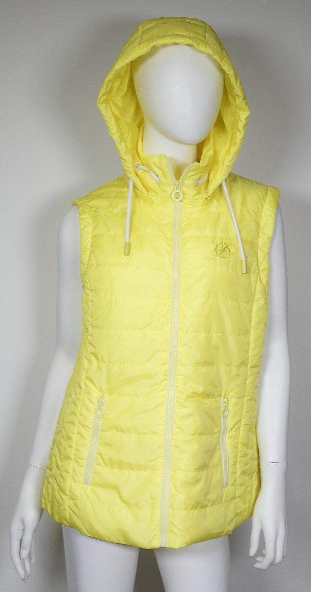 Wattierte Weste, Größe 38, Foto siehe Anlage,
- zweilagig abgesteppt gearbeitet; mit einer Außenlage aus ca. 0﻿,﻿1 mm dicken, einfarbigen 
  Geweben aus laut Antrag 100 % Polyester (synthetische Chemiefasern) und einer Innenlage 
  aus Wattierungsstoff,
- durchgehend gefüttert, 
- mit einem Stückgewicht von ca. 292 g,
- über die Taille reichend (Rückenlänge: ca. 64 cm),
- mit einem Stehkragen und einer mittels Reißverschluss abtrennbaren Kapuze mit Tunnelzug,
- vorn mit einer durchgehenden Öffnung mit Reißverschluss, 
- ohne Hinweise auf den Trägerkreis (unisex),
- ärmellos,
- vorn mit zwei eingesetzten Taschen mit Reißverschluss unterhalb der Taille,
- am unteren Rand  gesäumt,
- wird im Allgemeinen über jeder anderen Kleidung getragen und bietet einen bedingten Wetter-
  schutz.

"Windjackenähnliches Kleidungsstück (wattierte Weste), aus Geweben, für Frauen, aus Chemie-
 fasern, mit einem Stückgewicht von weniger als 1 kg"