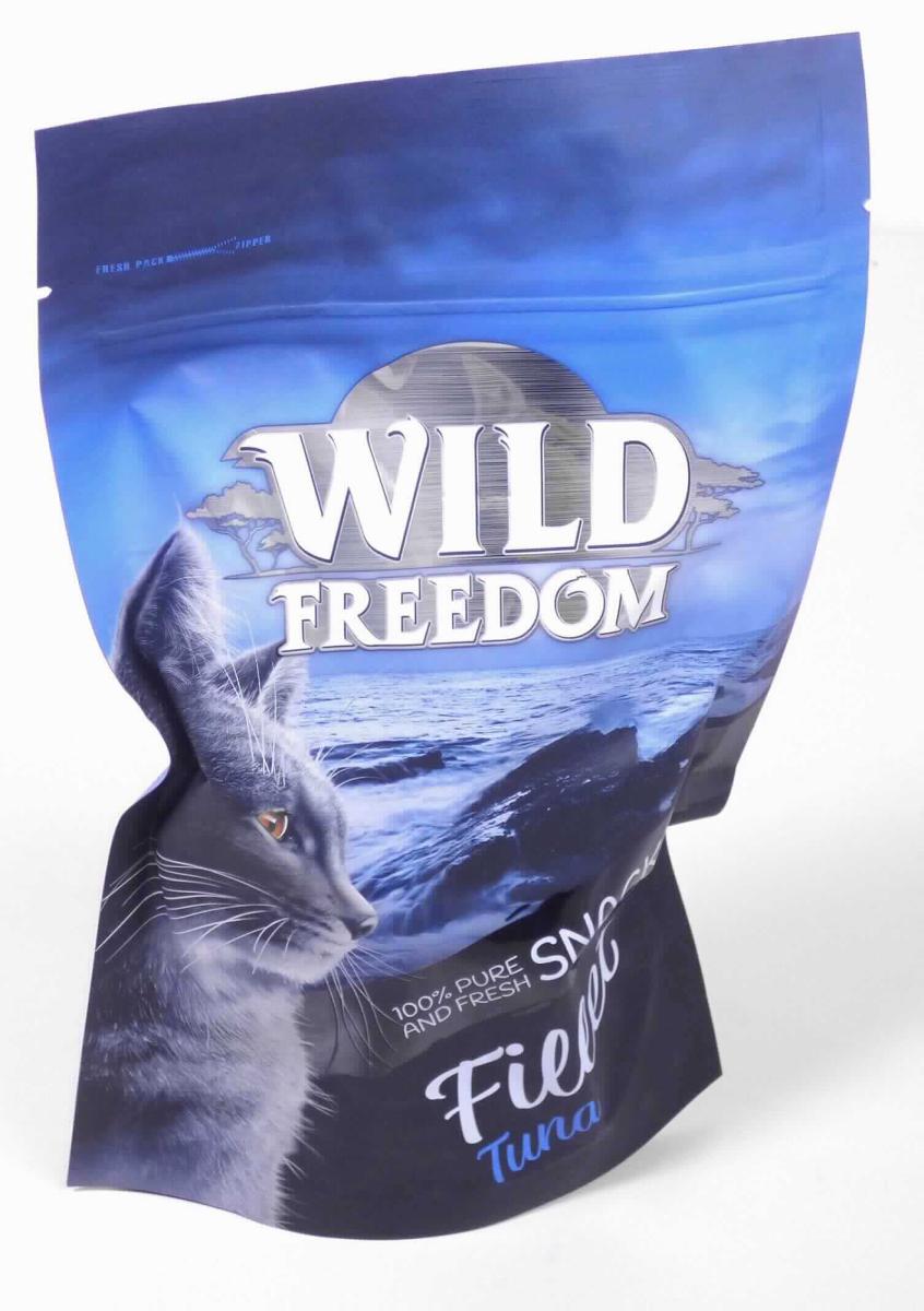 Antragsangaben: Ergänzungsfuttermittel für ausgewachsene Katzen; Zusammensetzung: 100 % Thunfischfilet; Handelseinheit: Beutel à 100 g (6 Filets).

Beschaffenheit des vorgelegten Warenmusters: Augenscheinlich gegarte Fischfiletstreifen in wenig Flüssigkeit, jeweils einzeln in Kunststofffolie verschweißt, verpackt in einem Originalstandfolienbeutel in Aufmachung für den Einzelverkauf als Katzenfutter.

Durch das Kochen hat das Erzeugnis wesentliche Merkmale des tierischen Ausgangsstoffs verloren. 

Zubereitung von der zur Fütterung verwendeten Art, Hunde- und Katzenfutter, in Aufmachungen für den Einzelverkauf, keine Glucose, Glucosesirup, Maltodextrin oder Maltodextrinsirup der Unterpositionen 1702 30 50, 1702 30 90, 1702 40 90, 1702 90 50 und 2106 90 55 oder Stärke oder Milcherzeugnisse enthaltend.