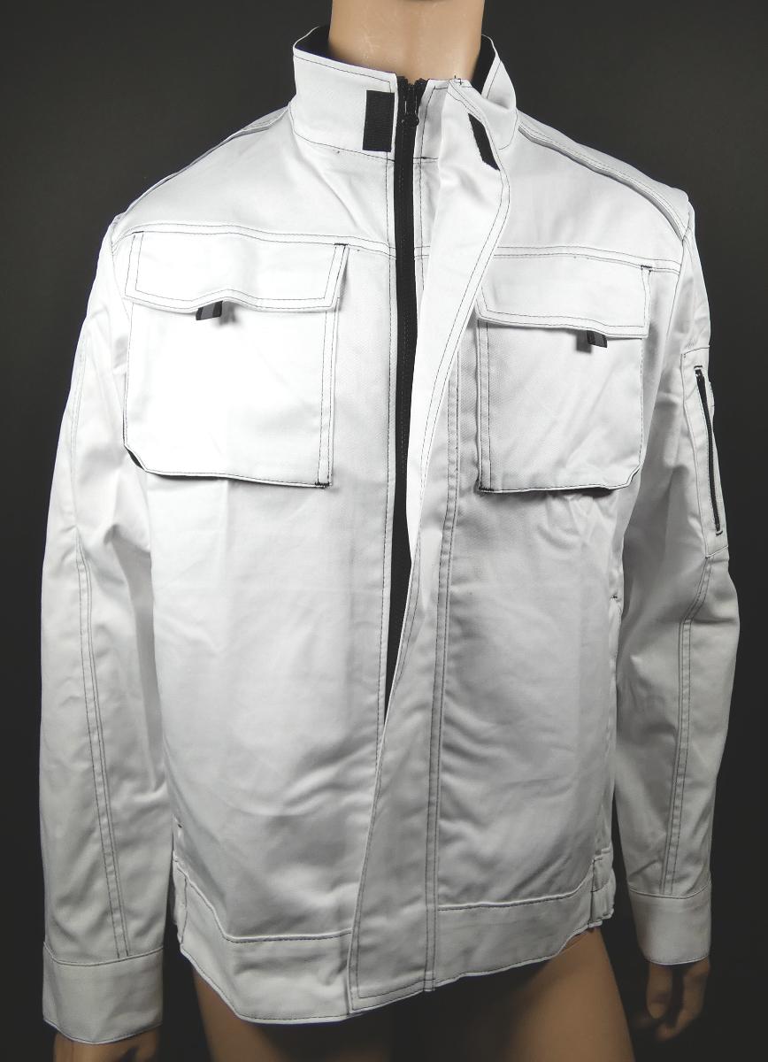Blouson, Größe 50, Foto siehe Anlage,
- in einem Polybeutel verpackt,
- aus ca. 0﻿,4 mm dicken, einfarbigen Geweben aus laut Antrag 58 % Baumwolle, 39 % Polyester
  und 3 % Elasthan (beides synthetische Chemiefasern),
- mit einem Stückgewicht von ca. 644 g,
- über die Taille reichend (Rückenlänge: ca. 70 cm),
- mit einem Stehkragen,
- vorn mit einer durchgehenden Öffnung mit Reißverschluss und einer überlappenden Patte 
  mit Klettverschluss von links über rechts (Männerkleidung),
- mit langen Ärmeln mit manschettenartigen Abschlüssen, die über den unteren Rand des
  Kleidungsstücks hinausreichen,
- mit verschiedenen ein- und aufgesetzten Taschen,
- teilweise mit reflektierenden Paspeln versehen,
- am unteren Rand mit einem angesetzten, teilweise elastischen Bund verengt,
- erfüllt die Merkmale zur Einreihung als Blouson, somit keine Jacke.

"Blouson, aus Geweben, für Männer, aus Baumwolle, mit einem Stückgewicht von weniger 
 als 1 kg, nicht nach dem Batik-Verfahren handbedruckt"