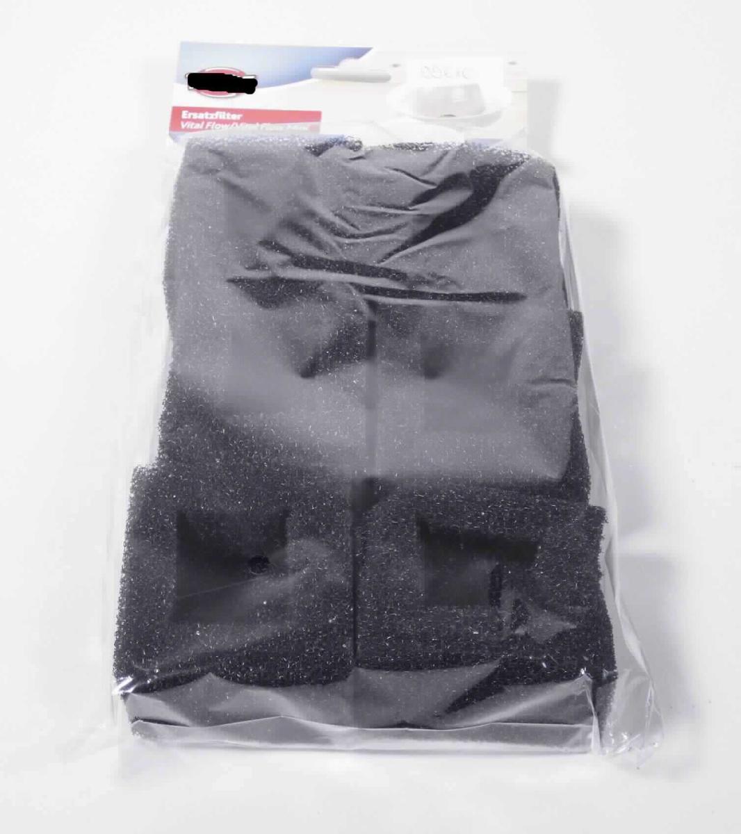 Trinkbrunnen Ersatzfilter (Abbildung siehe Anlage)
- aus einem rechteckig zugeschnittenen Filterschaum (Abmessungen ca.: 6,5 x 7,0 x 4,0 cm) 
  mit rechteckiger Aussparung in der Mitte (Abmessungen ca.: 3,5 x 2,5 x 3,5 cm) und einer 
  runden Bohrung,
- erkennbar zur passgenauen Abdeckung der Tauchmotorpumpe in einem Tiertrinkbrunnen
  (nicht Gegenstand der vZTA) bestimmt,
- zum Schutz vor Beschädigungen durch Fremdkörper im angesaugten Wasser.

"Teil, erkennbar ausschließlich für eine Tauchmotorpumpe bestimmt, keine Ware der 
 TARIC-Codes 8413 9100 10 bis 8413 9100 40 - Trinkbrunnen Ersatzfilter"