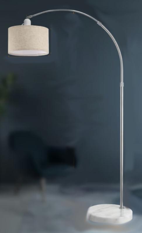 Bei der sog. Bogenlampe handelt es sich um eine in der Höhe verstellbare (bis zu etwa 175 cm) elektrische Stehleuchte. Sie besteht aus einem etwa 3 cm hohen, zylindrischen Leuchtenfuß (Ø etwa 30 cm) aus Marmor, einem dreiteiligen, drehbaren, im oberen Bereich gebogenen Leuchtenarm aus Edelstahl und einem zylindrischen Lampenschirm (Ø 25 cm, Höhe 15 cm). Der Lampenschirm besteht aus einem Drahtgestell und einer mit textilem Flächenerzeugnis bezogener Kunststofffolie.
Zur elektrischen Ausstattung gehört eine  E27-Fassung, ein Netzstecker mit Zuleitung und ein Fußschalter.

Die Bestandteile aus Marmor und Metall bestimmen nach dem Umfang und nach der Bedeutung für die Verwendung und als Stabilität verleihendes Element den Charakter der Ware.

Ein Hinweis auf Handarbeit liegt nicht vor.

Die Ware ist als "Leuchte, anderweit weder genannt noch inbegriffen, nicht von der Unterposition (HS) 9405 11 erfasst, elektrische Stehleuchte, nicht ausschließlich zur Verwendung mit LED-Lichtquellen bestimmt, aus anderen Stoffen als Kunststoff, keramischen Stoffen oder Glas, nicht handgearbeitet" einzureihen.