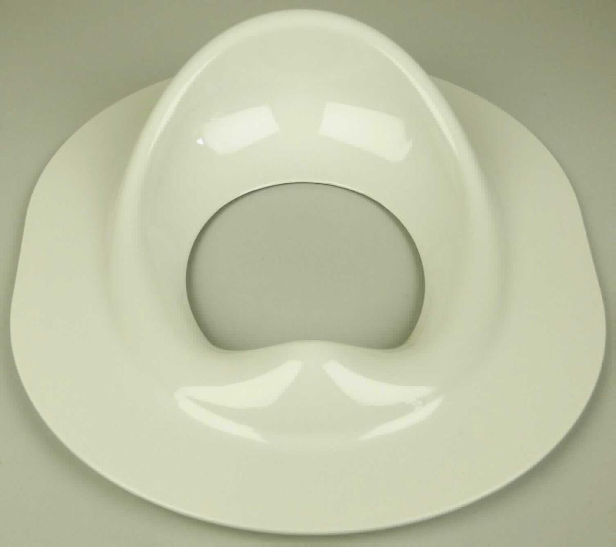 Bei dem durch ein Warenmuster veranschaulichten Artikel handelt es sich um einen sogenannten "Kinder WC-Sitz"  aus Kunststoffen im Sinne der Anmerkung 1 zu Kapitel 39. Die ca. 36,6 x 31,9 x 7 cm große Ware ist mittig mit einer ovalen Aussparung versehen, zeichnet sich auf der Oberseite durch eine spezifisch gestaltete Sitzhilfe sowie eine umlaufende Auflagefläche aus und verfügt an der Unterseite über eine Fixierlippe.

Der in einem Polybeutel mit Pappaufhängung aufgemachte Aufsatz kann auf alle handelsüblichen Toilettensitze platziert werden, um diese für Kinder zu verkleinern.

Derartige Erzeugnisse werden zolltariflich als "Klosettsitz, aus Kunststoffen" eingereiht.