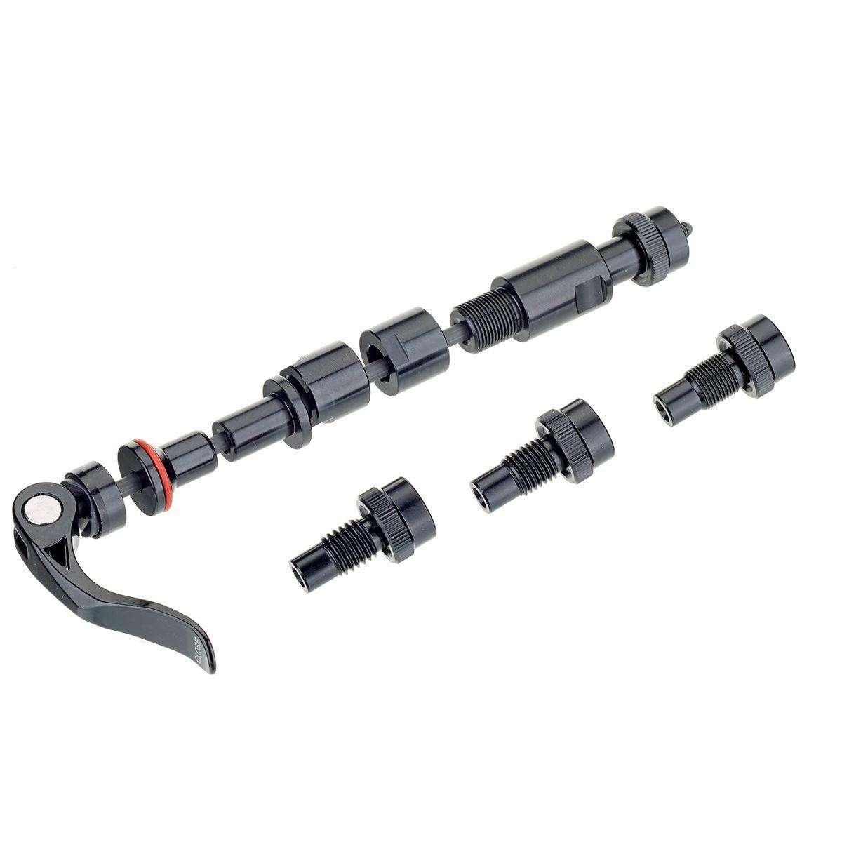 Erkennbare Teile für Fahrradheimtrainer, sog. "Steckachsen Adapter-Set Tacx S0040", bestehend aus
- einem QR-Schnellspanner
- zwei verschiedenen Abstandhülsen mit einem Durchmesser von ca. 10 bzw. 12 mm
- einem Achsenabstandsbolzen
- zwei Achsenadaptern
- vier verschieden langen QR-Verschraubungen
- alle Teile sind offensichtlich überwiegend aus unedlem Metall gefertigt.

Die Teile dienen als Steckachse für Fahrräder, die auf zwei verschiedenen Heimtrainertypen zum Einstellen unterschiedlicher Belastungen (Tacx Neo Smart oder Tacx Flux Smart) befestigt werden. Dazu wird das hintere Laufrad des Fahrrads ausgebaut und der Hinterbau mit der Steckachse am Heimtrainer befestigt.
Da die Teile nur am Heimtrainer verwendet werden, scheidet eine Einreihung als erkennbares Teil für Fahrräder der Position 8714 aus.

Die Ware ist zolltariflich als "Teil, erkennbar ausschließlich bestimmt für ein Übungsgerät für die allgemeine körperliche Ertüchtigung, in Kapitel 95 anderweit weder genannt noch inbegriffen, mit System zum Einstellen unterschiedlicher Belastungen" einzureihen.