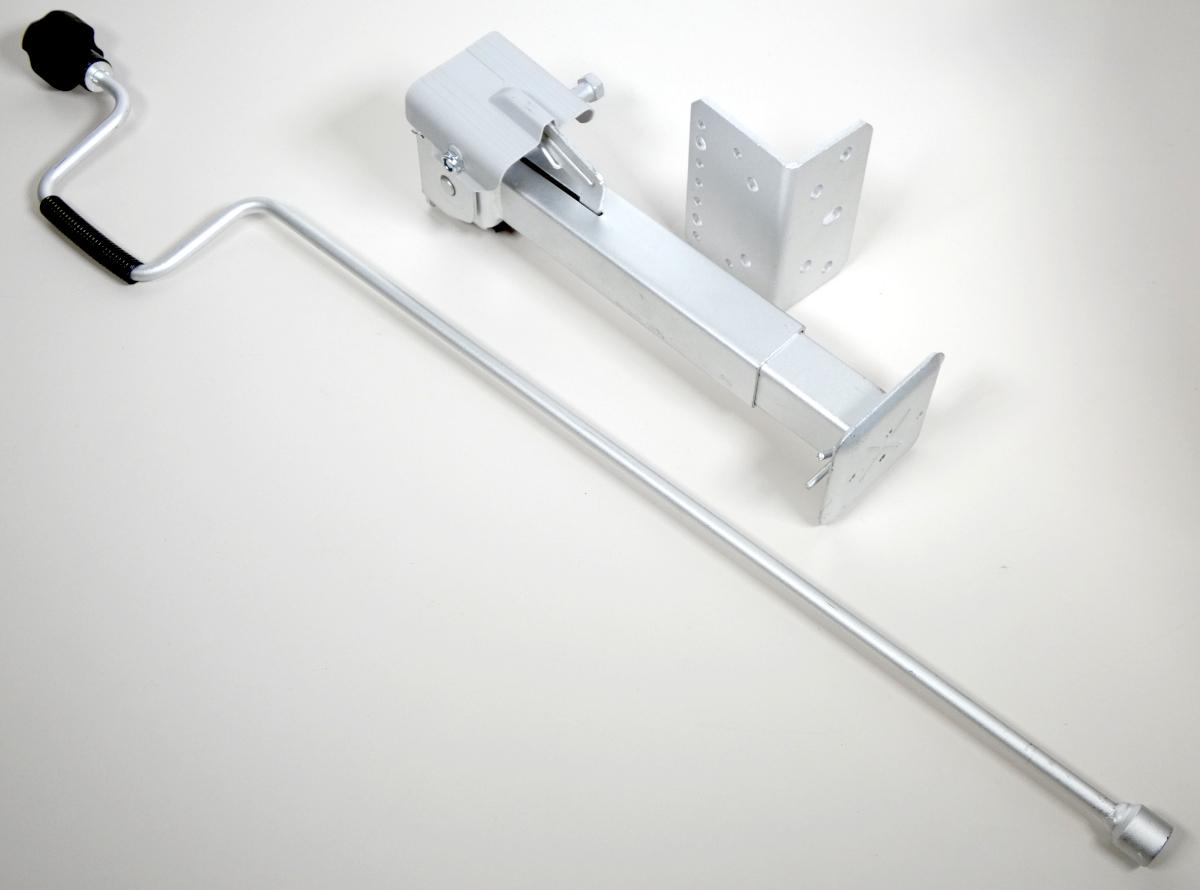 Kurbelstütze (Abbildung siehe Anlage)
- in Form eines quadratischen Außenrohrs aus unedlem Metall mit integrierter
  Gewindespindel und Befestigungswinkel, zerlegt,
- mit einer maximalen Hubhöhe von 200 mm und einer maximalen Tragkraft von 500 kg,
- zur Verwendung als mechanische Hubwinde, zum Ausrichten eines Wohnmobils,
- in einer gemeinsamen Verkaufsumschließung mit Drehkurbel und Befestigungsmaterial
  (Beipack).
Die Kurbelstütze bestimmt den Charakter des Ganzen.

"Hubwinde, keine Ware der TARIC-Codes 8425 4100 00 bis 8425 4200 00, zerlegt 
 (Warenzusammenstellung in Aufmachung für den Einzelverkauf aus Kurbelstütze
 -charakterbestimmend- und Beipack) - Kurbelstütze"