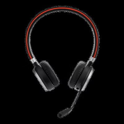 USB/Bluetooth-Headset (Abbildung siehe Anlage),
- aus zwei Lautsprechern (Hörer) in Gehäusen mit Ohrpolstern an einem
  verstellbaren Kopfbügel mit integrierten Bedienelementen (für Lautstärke,
  Rufannahme und -beendigung, Stummschaltung) Status-LEDs, USB-
  Anschluss, Funksende- und Empfangseinheit, Noise-Cancelling-Mikrofon und
  Akkumulator (Abmessungen: 186 x 157 x 60,5 mm),
- zum Umwandeln elektrischer Tonfrequenzsignale in Schallwellen und zum Umwandeln
  von Schallwellen in elektrische Tonfrequenzsignale - kennzeichnende Haupttätigkeit -
  sowie zum Senden und Empfangen von Audiosignalen im Bluetooth-Standard für das
  drahtlose Telefonieren im Freisprechbetrieb ohne Wählmöglichkeit, 
- zusammen mit Beipack (USB-Kabel und Tasche) in einer gemeinsamen Verkaufsum-
  schließung.
Das Headset bestimmt den Charakter des Ganzen. 

"Kopfhörer, auch mit Mikrofon kombiniert (Kombination aus Kopfhörer mit Mikrofon 
 - kennzeichnende Haupttätigkeit - und Funksende- und Empfangseinheit, in Waren-
 zusammenstellung in Aufmachung für den Einzelverkauf mit nicht charakterbestim-
 mendem Beipack"
