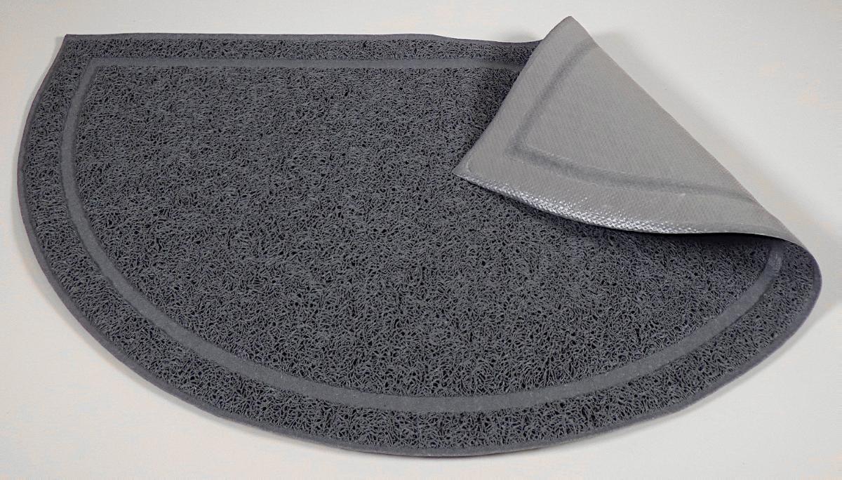 Fußbodenbelag, sog. Katzentoilettenvorleger, Foto siehe Anlage,
- in einem Polybeutel verpackt,
- halbrund, mit einem Durchmesser von ca. 59,5 cm,
- aus augenscheinlich Vliesstoffen aus Spinnstoffen, bestehend aus einer Wirrlage aus verfestigten
  synthetischen Monofilen (synthetischer Spinnstoff) mit einem Durchmesser von weniger als 1 mm,
- auf der Unterseite mit einer Beschichtung aus augenscheinlich Zellkunststoff versehen,
- ohne Hinweise auf Handarbeit,
- kennzeichnet sich insbesondere aufgrund seiner Widerstandsfähigkeit als Fußbodenbelag.

"Fußbodenbelag, anderer als in den Positionen 5701 bis 5704 genannte, aus synthetischen Spinnstoffen,
 nicht handgearbeitet"