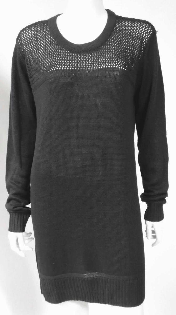 Kleid, sog. Ladies Light Knit Dress, Größe L, Foto siehe Anlage,
- in einem Polybeutel verpackt,
- aus ca. 1,7 mm dicken, einfarbigen Gewirken aus laut Antrag 50 % Viskose (künstliche Chemiefasern) und 
  50 % Polyacryl (synthetische Chemiefasern),
- über den Schritt reichend (Rückenlänge: ca. 86 cm), 
- mit einem runden Halsausschnitt mit einer Randeinfassung,
- ohne Öffnung und ohne Verschluss,
- mit langen Ärmeln, an den Ärmelenden mit gerippt gewirkten Bündchen,
- am unteren Rand mit einem nicht verengenden, gerippt gewirkten Bund,
- kann ohne ein weiteres, den Unterkörper bedeckendes Kleidungsstück getragen werden.

"Kleid, aus Gewirken, für Frauen, aus künstlichen Chemiefasern"