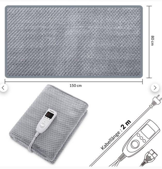 Bei dem sog. "Wärmeunterbett Coral Fleece Grau" handelt es sich um ein ca. 150 cm x 80 cm (L x B) großes dreilagiges Unterbett mit einer Oberseite aus Coral-Fleece (Polyester) und zwei weiteren Schichten aus Polyester. Die Lagen sind miteinander versteppt und an den Rändern vernäht. In das Unterbett ist eine Heizvorrichtung (60 Watt) integriert, die mit einem elektrischen Kabel (Länge: ca. 2 m), einem Bedienelement und einem Netzstecker ausgestattet ist. Mit dem Bedienelement lässt sich das Erzeugnis in fünf verschiedene Wärmestufen anpassen und eine Timerfunktion über 10 Stunden aktivieren. Ein Überhitzungsschutz sorgt für zusätzliche Sicherheit. Kabel und Bedienelement können für die Maschinenwäsche entfernt werden.

Das Erzeugnis ist in einer durchsichtigen Aufbewahrungstasche aus Kunststoff zusammen mit einer Bedienungsanleitung verpackt. 

Die Ware ist als "den Bettausstattungen ähnliche Ware (Heizdecke), nicht von den Unterpositionen (HS) 9404 21 bis 9404 40 erfasst, nicht mit Feder oder Daunen gefüllt" einzureihen.