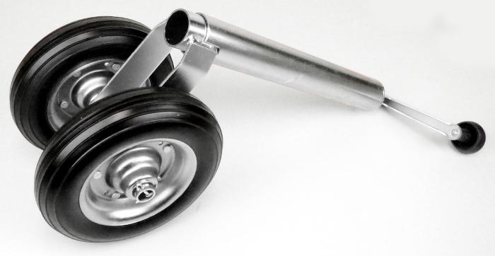 Stützrad, sog. Doppelstützrad, Artikel-Nr. 36451, Foto siehe Anlage,
- im Wesentlichen bestehend aus:
- - einem ca. 350 mm langen Außenrohr (Durchmesser: ca. 48 mm) aus Stahl, am oberen Ende
    mit einer - mittels eines Lagers - drehbar befestigten, inneren Gewindespindel ausgestattet,
    welche selbst wiederum am oberen Ende mit einer Antriebskurbel mit Kunststoffgriff versehen ist,
- - einem ca. 344 mm langen, im oberen Bereich mit einem mit Innengewinde und im unteren
    Bereich mit zwei angeschweißten gabelartigen Laschen versehenen Innenrohr
    (Außendurchmesser: ca. 45 mm) aus Stahl; neben den beiden Laschen sind mittels einer
    Steckachse zwei Räder mit einem Radkörper aus Stahl und einem mit Rillenprofil versehenen
    Vollreifen aus laut Antrag Polyurethan (PU-Schaumbereifung) mit einem Außendurchmesser
    von ca. 200 mm und einer Breite von ca. 50 mm eingesetzt,
- das Außen- und das Innenrohr sind mittels der durch die Kurbel angetriebenen Gewindespindel
  höhenverstellbar (Hubhöhe laut Antrag 230 mm) verbunden,
- laut Antrag ausgelegt für eine Stützlast von 150 kg,
- wird mittels eines Klemmhalters an einem tragenden Bauteil von Wohn- bzw. Nutzanhängern
  (Deichsel oder Auflaufeinrichtung) befestigt,
- dient als höhenverstellbares Hilfsrad dem Abstützen sowie dem Rangieren des vom Zugfahrzeug
  abgekuppelten Anhängers, indem es diesen im Gleichgewicht hält,
- aufgrund der objektiven Merkmale (u. a. Form) und Eigenschaften erkennbar hauptsächlich für
  Beförderungsmittel des Kapitels 87 bestimmt.

"Teil für ein nicht selbstfahrendes Fahrzeug der Position 8716 (Stützrad)"