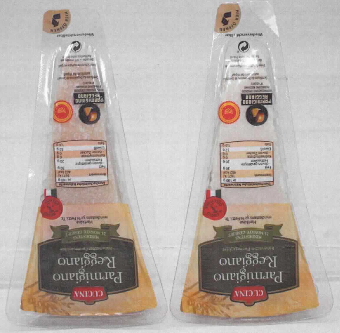 Parmigiano Reggiano

Ein Warenmuster in Original-Umschließung und Angaben zur Zusammensetzung wurden vorgelegt.

Beschaffenheit des vorgelegten Warenmusters:
Verschweißte Kunststofffolie, vorderseitig bedruckt, mit Angaben zu u. a. Warenbezeichnung (Parmigiano Reggiano, Italienischer Parmesan Käse), Fettgehalt in der Trockenmasse (min. 32 %) und Hersteller.
Inhalt: Gelber, keilförmiger Abschnitt eines Käselaibes mit gestempelter Rinde; Konsistenz hart, krümelig, mit sichtbaren Eiweißkristallen; Geruch und Geschmack einem Parmigiano Reggiano entsprechend.

Wassergehalt in der fettfreien Trockenmasse*: 47 GHT oder weniger
* abgeleitet aus Antragsangaben

Anderer Käse, keiner der UPos 0406 1020 bis 0406 9050 der KN, mit einem Wassergehalt in der fettfreien Käsemasse von 47 GHT oder weniger, Parmigiano Reggiano.