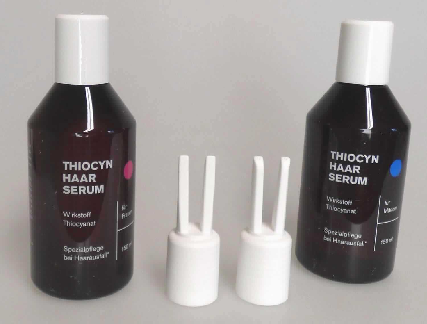 Zubereitetes Haarbehandlungsmittel; Haarserum

Bei der Ware handelt es sich nach dem vorgelegten Warenmuster und den Produktinformationen um ein zubereitetes Haarbehandlungsmittel, welches in einer braunen Kunststoffflasche mit buntem Aufdruck in einer bunt bedruckten Pappfaltschachtel für den Einzelverkauf aufgemacht ist (deklarierter Inhalt 150 ml). Nach den Angaben soll das Produkt als Spezialpflege bei Haarausfall angewendet werden. Angaben zur Zusammensetzung und zur Anwendung liegen vor.

Die Ware ist als zubereitetes Haarbehandlungsmittel in die Position 3305 der Kombinierten Nomenklatur einzureihen.