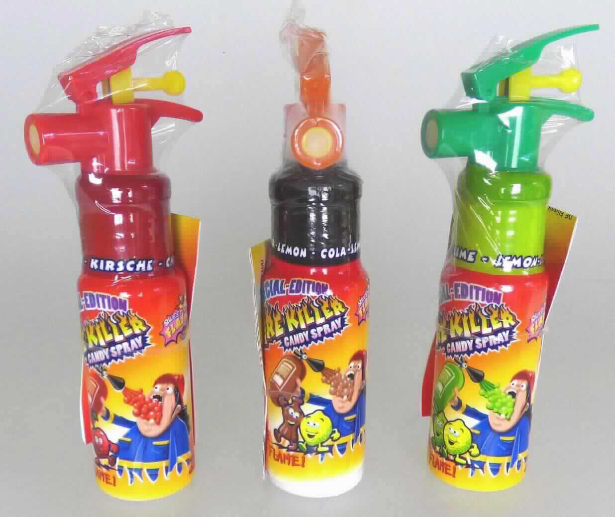 Candy Spray, Geschmacksrichtung Kirsche, Cola-Zitrone und Zitrone-Limette

Beschaffenheit des vorgelegten Warenmusters:
Weiße, in bunt bedruckte Kunststofffolie eingeschweißte, als Feuerlöscher aufgemachte Kunststoffflasche mit einem aufgeschraubten roten, grünen oder orangefarbenen Pump-Spraykopf; auf der Folie aufgedruckt die Warenbezeichnung (Candy Spray) sowie Angaben zur Geschmacksrichtung und zur Inhaltsmenge (25 ml); auf einem Papieranhänger Informationen zu den Zutaten (im Wesentlichen Glucose-Fructose-Sirup, Citronensäure, Aroma) und zum Nährwert sowie ein Warnhinweis.
Inhalt: Farblose, leicht sirupöse Flüssigkeit; Geruch aromatisiert, der Geschmacksrichtung entsprechend; Geschmack vorherrschend sauer, süß, aromatisiert entsprechend der Geschmacksrichtung; wegen des hohen Säuregehalts nicht unmittelbar trinkbar.

Gesamtsäure, berechnet als Citronensäure*: 5 GHT oder mehr
Rohr-oder Rübenzucker*: nicht enthalten
Fructose, bezogen auf die Trockenmasse*: mehr als 10 GHT 
* abgeleitet aus den Antragsangaben

Lebensmittelzubereitung, anderweit weder genannt noch inbegriffen, Zuckersirup aromatisiert oder gefärbt, Isoglucosesirup.