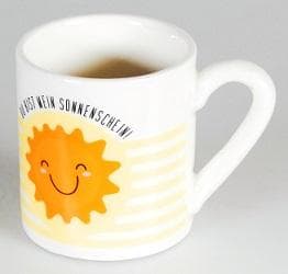Geschirr aus Porzellan, sog. Espressotasse, Foto siehe Anlage,
- glasierte, zylinderförmige Tasse mit Henkel; innen weiß, außen verziert,
- in den Abmessungen: ca. 5﻿,﻿1 cm (Durchmesser) x 5﻿,﻿6 cm (Höhe),
- keramisches Erzeugnis, nach der Formgebung gebrannt, tonmineralhaltiges Material enthaltend,
- nach dem Ergebnis der wissenschaftlichen Untersuchung aus Porzellan,
- in sechs verschiedenen Ausführungen/Designs.

"Geschirr (Tasse), aus Porzellan"