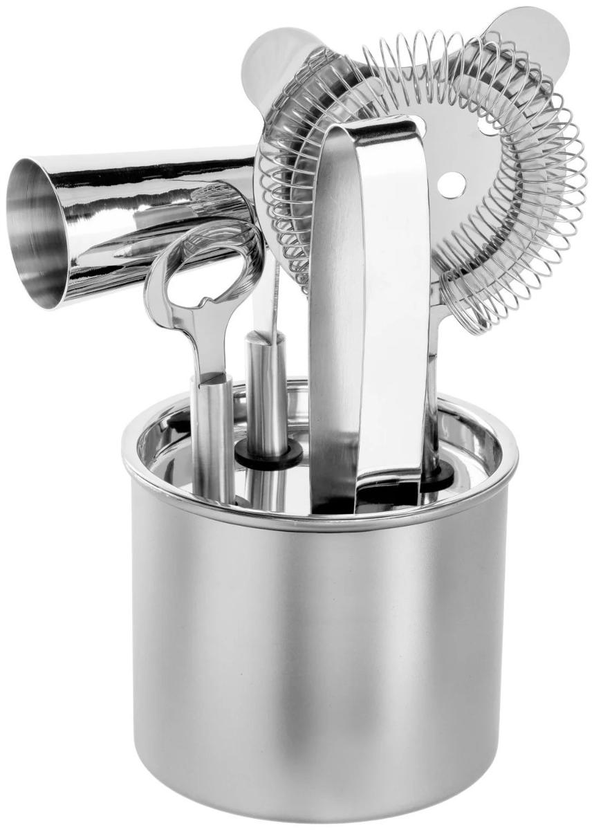 Es handelt sich um sogenannte Bar-Equipment-Sets, bestehend aus 
- einem zylindrischen Behälter mit passgenauem Deckel mit Aussparungen, jeweils aus nicht rostendem Stahl,
- einem Doppelmaß (Jigger; 3/6 cl) aus nicht rostendem Stahl,
- einem Barsieb mit Spiralfeder aus nicht rostendem Stahl,
- einer Eiszange aus nicht rostendem Stahl und 
- einem Flaschenöffner aus nicht rostendem Stahl.
Die Waren dienen dem Zubereiten von Cocktails und sind gemeinsam in einem Karton für den Einzelverkauf aufgemacht.
- Antragstellerangaben - 

Der Behälter mit Deckel, das Doppelmaß sowie das Barsieb bestimmen insbesondere im Hinblick auf den Umfang und den Wert den Charakter der Warenzusammenstellungen in Aufmachung für den Einzelverkauf.

Abbildung siehe Anlage. 

Derartige Erzeugnisse gehören als "andere Haushalts- oder Hauswirtschaftsartikel aus nicht rostendem Stahl" zum TARIC-Code 7323 9300 90.