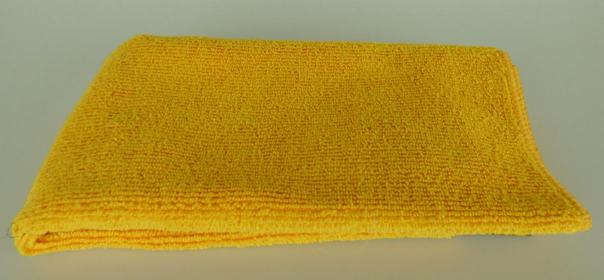 Reinigungstuch, sog. Microfasertuch, Artikel-Nr. 60028, Foto siehe Anlage
- an einem Pappaufhänger befestigt,
- quadratisch, in den Abmessungen von laut Antrag 40 cm x 40 cm,
- aus einfarbigen Schlingengewirken aus laut Antrag 85 % Polyester und 15 % Polyamid
  (beides synthetische Chemiefasern),
- an allen Rändern durch Überwendlichnähte gesäumt (somit konfektioniert).

"Andere konfektionierte Ware (Reinigungstuch) aus Spinnstoffen, aus Gewirken"