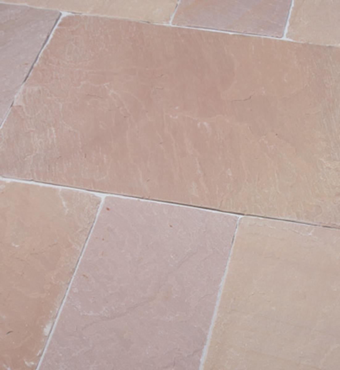 Angaben:
Terrassenplatten MODAC ROYAL; Bearbeitung: Oberfläche getrommelt, Kanten gefast, Seiten gesägt, Unterseite kalibriert; Material: Sandstein; Farbe: rötlich bunt.

Befund:
Bearbeitete Werksteine und Waren daraus, poliert, verziert oder anders bearbeitet, jedoch ohne Bildhauerarbeit, mit einem Eigengewicht von 10 kg oder mehr.