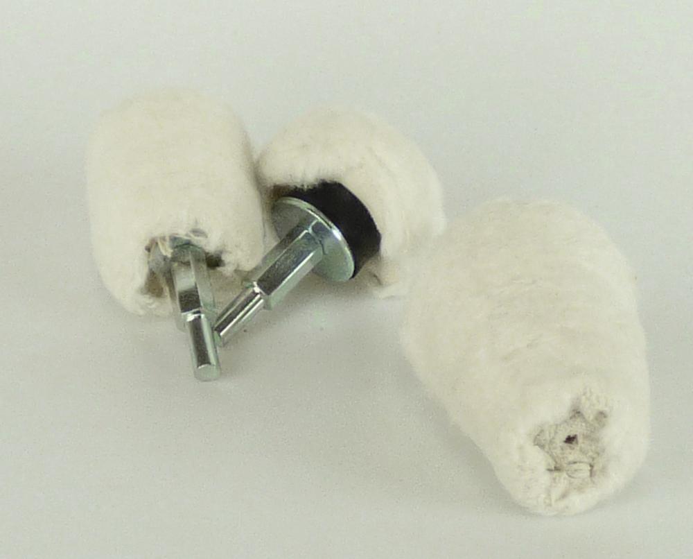 Polierscheibe, sog. Polierset, Art. 7842276, 8679569, Foto siehe Anlage,
- als Set aus drei Polierscheiben in einem Karton aus Pappe verpackt,
- in unterschiedlichen geometrischen Formen, mit unterschiedlichen Durchmessern,
- mehrlagig, aus kreisförmigen Zuschnitten aus Geweben aus Baumwolle, an den Rändern ausgefranst,
- teilweise mit Nähten versteppt,
- in der Mitte mit einer runden Aussparung mit einer Einfassung aus augenscheinlich unedlem Metall 
  sowie teilweise aus Kunststoff, zum Einbringen in die Bohrmaschine,
- u. a. durch Zusammenfügen konfektioniert,
- weist von der Konzeption her besondere Merkmale auf, die erkennen lassen, dass die Ware als
  Polierscheibe für eine Bohrmaschine verwendet wird.

"Ware des technischen Bedarfs aus Spinnstoffen, aufgeführt in Anmerkung 8 zu diesem Kapitel,
 andere als in den Unterpositionen 5911 1000 00 bis 5911 9099 50 genannte"