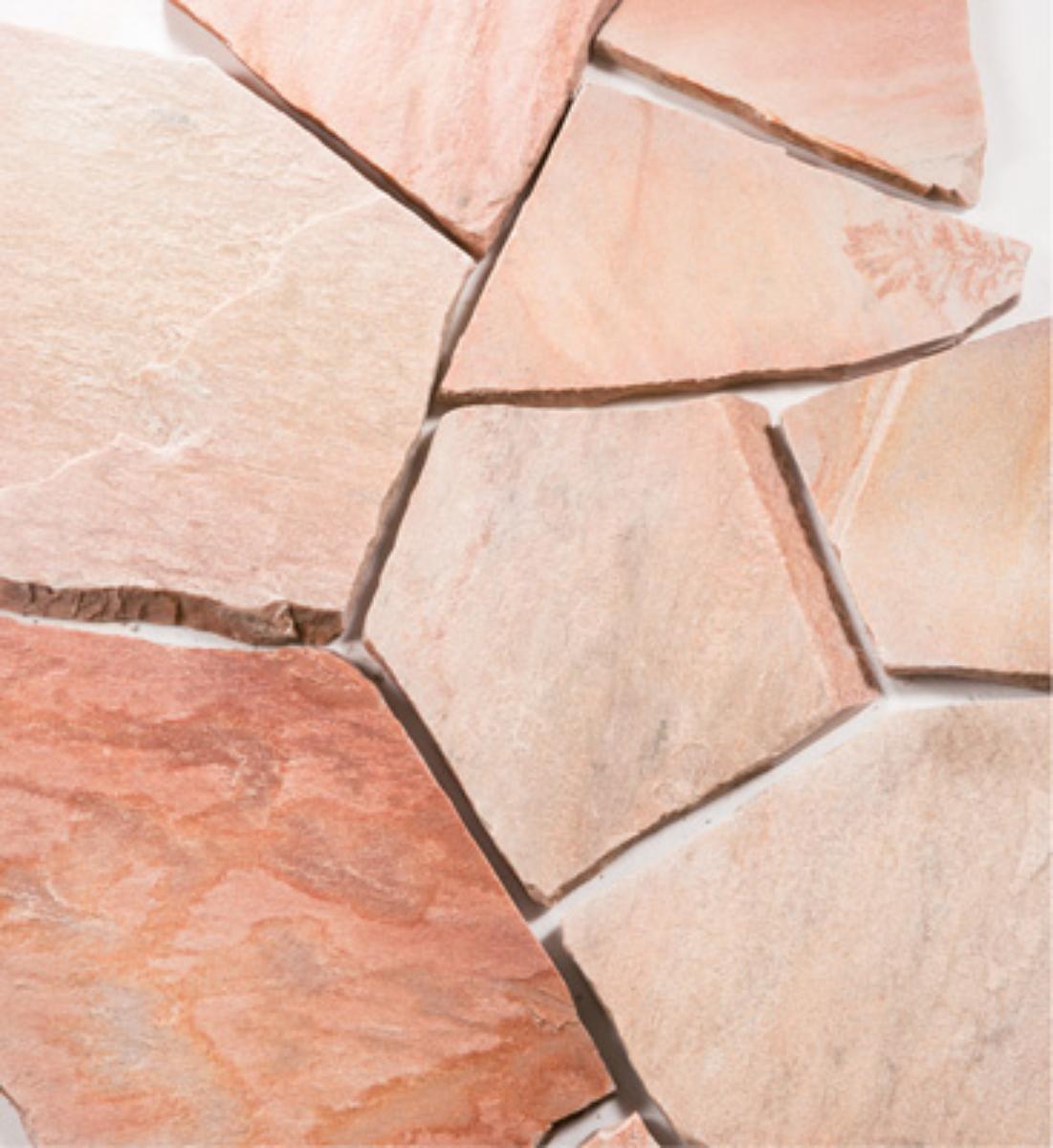 Angaben:
Polygonalplatten RIO DORADO ROSÉ; Bearbeitung: Oberfläche spaltrau; Material: Quarzit; Farbe: rosé-gemischt.

Befund:
Pflasterplatten aus Naturstein.