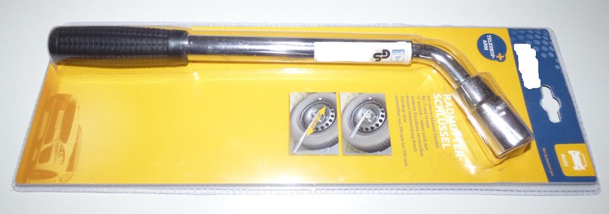 "Radmutterschlüssel"

- bestehend aus einem auswechselbaren, umsteckbaren
  Steckschlüsseleinsatz (17/19 mm) aus unedlem Metall (Stahl)
  und einem Teleskoparm (350 - 530 mm) aus unedlem Metall
  (Stahl) mit Außenvierkantantrieb und Kunststoffüberzug am Griff

- zum Lösen und Festziehen von Radmutter

- in einer Blisterverpackung ausgemacht

Abbildung siehe Anlage.

Derartige Erzeugnisse gehören als "auswechselbare
Steckschlüsseleinsätze, auch mit Griff, mit arbeitendem
Teil aus unedlem Metall" zum TARIC-Code 8204 2000 00.