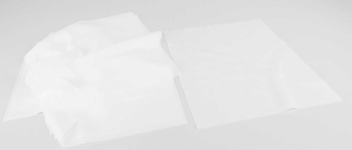 Kuliergewirke, sog. Wischtücher für den Reinraum, Art. 06019 Foto siehe Anlage,
- in einem Polybeutel mit einem technischen Datenblatt verpackt,
- lediglich quadratisch heiß zugeschnitten (somit nicht konfektioniert), laut Antrag in den Abmessungen von 
  23 cm x 23 cm,
- aus synthetischen Chemiefasern (laut Antrag Polyester),
- keine Elastomergarne oder Kautschukfäden enthaltend,
- kein Samt, Plüsch, Schlingengewirke oder Schlingengestricke,
- keine Raschelspitze.

"Gewirke, mit einer Breite von weniger als 30 cm, anderes als solche der Positionen 6001 und 6002, aus 
 synthetischen Chemiefasern, anderes als in der Unterposition 6003 3010 genannte"