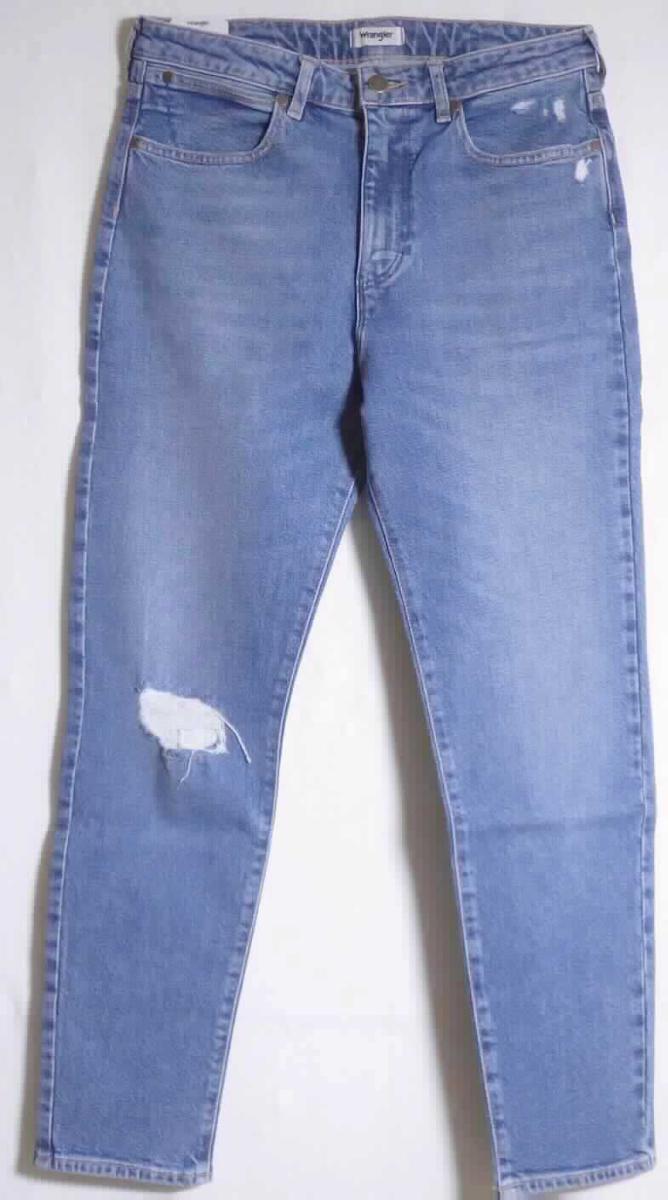 Lange Hose, sog. Wrangler Boyfriend vintage noise, Größe 27/32, Foto siehe Anlage,
- in einem Polybeutel verpackt,
- aus ca. 0,9 mm dicken, buntgewebten, köperbindigen Denimgeweben aus laut Antrag 99 % Baumwolle und 1 %
  Elasthan (synthetische Chemiefasern),
- in der Taille abschließend; mit einem ca. 3,5 cm breiten, angesetzten Bund mit Gürtelschlaufen,
- vorn mit einer Öffnung mit Reißverschluss und Patte von links über rechts (Männerkleidung), die im Taillenbund 
  mit einem Knopf geschlossen wird,
- vorn mit zwei eingesetzten, offenen Taschen und einer aufgesetzten, offenen, kleinen Tasche sowie mit zwei 
  aufgesetzten, offenen Gesäßtaschen,
- vorn mit einem Loch am rechten Hosenbein versehen,
- mit knöchellangen Hosenbeinen,
- an den Beinabschlüssen durch Umschlagen und Festnähen gesäumt,
- keine Arbeits- und Berufskleidung.

"Lange Hose, aus Geweben, für Männer, aus Baumwolle, keine Arbeits- und Berufskleidung, aus Denim"