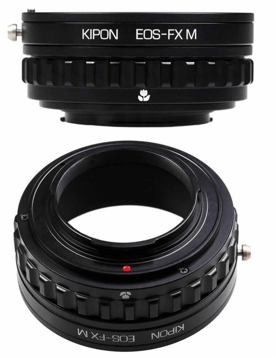 Sog. Kipon Makro Adapter für Canon EF auf Fuji X, Art.-Nr. 22297, im Wesentlichen bestehend aus einem Metall - Adapterring (Gewicht ca. 98 g) mit Bajonettanschluss und einem Gegenanschluss für Systemkameras.
Äußere Form: siehe Abbildung in der Anlage.
Der präzise gefertigte Adapter rastet im Bajonettanschluss der Kamera ein. Der Anschluss zwi-schen Adapter, Kamera und Objektiv ist mechanisch, es erfolgt keine elektronische Datenübertragung. Blende, Fokussierung etc. werden manuell eingestellt, die Scharfstellung ins Unendliche ist möglich. Dieser Adapter dient der Unterstützung des Makromodus. Das Helikoid kann gedreht werden, um die Linse weiter auf zusätzliche 12 mm zu fokussieren.
Der Adapterring dient als Anschlussstück zwischen Objektiven der Canon EOS EF Serie an spiegellose Kameras der Fuji X Serie.

Die Ware wird als "Zubehör, erkennbar hauptsächlich bestimmt für Objektive für Kameras, die nicht von den Unterpositionen (TARIC) 9002 1100 15 bis 9002 1100 85 erfasst werden" eingereiht.