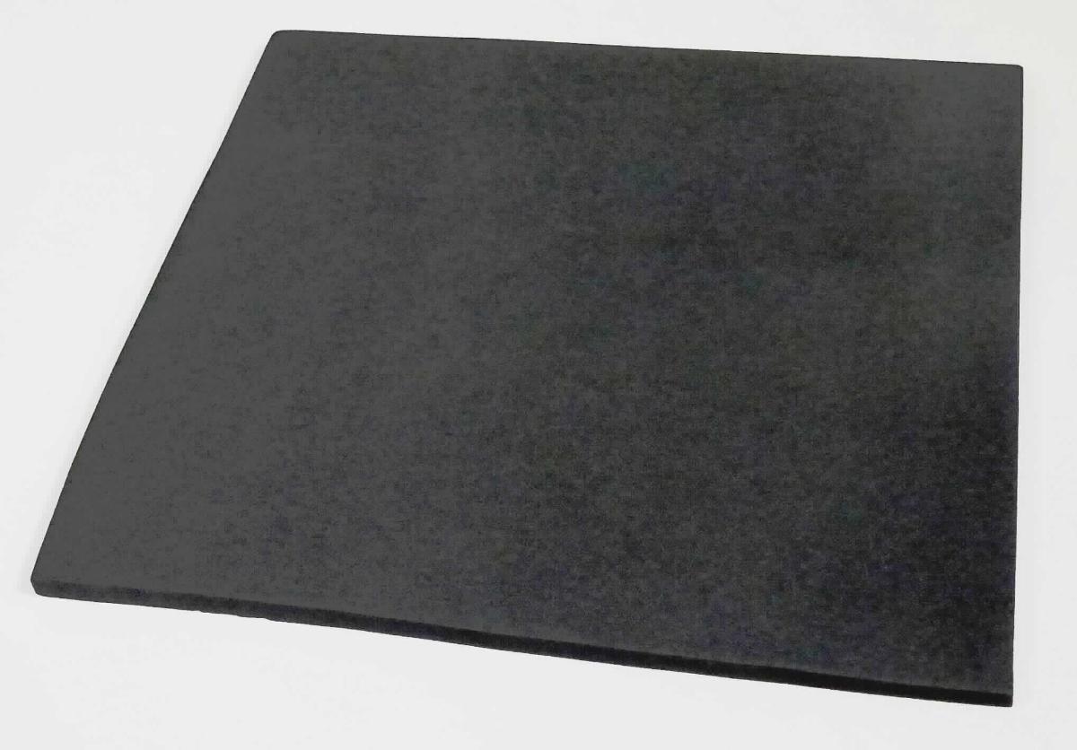 Angaben des Antragstellers:
Kniepolster aus Zellkautschuk

Feststellungen an einem Warenmuster:
Es wurde ein rechteckiger Abschnitt einer schwarzen Platte aus einem elastischen, zelligen Material (Weichkautschuk) vorgelegt.

Befund:
Es liegt eine Platte aus Zellkautschuk im Sinne der Position 4008 vor.