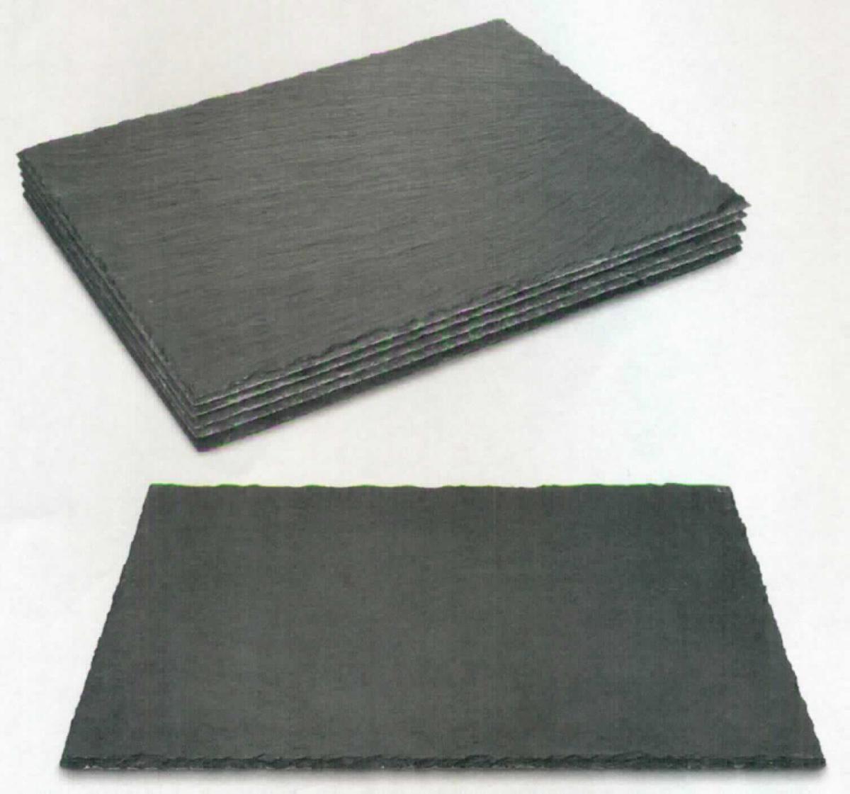 Angaben:
Schieferplatten Set (6 Stück) zum Servieren; Abmessungen: 22 x 16 cm; Gewicht: 0,45 kg.

Befund:
Bearbeiteter Tonschiefer und Waren aus Tonschiefer oder aus Pressschiefer.