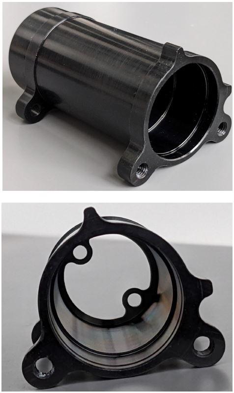 Gehäuse für Riemenspanner, sog. Housing, Foto siehe Anlage,
- in Form eines spezifisch gefertigten, zylindrischen Erzeugnisses,
- laut Antrag:
- - aus Aluminium,
- - an einem Ende und kurz vor dem anderen Ende mit einer radialen Verdickung mit
    Auswölbungen und zwei Bohrungen mit Gewinde,
- - an einem Ende mit zwei Einwölbungen mit Lochungen (ggf. mit Gewinde) radial nach innen,
- - wird als Gehäuse eines Riemenspanners für Fahrräder verwendet,
- aufgrund der Konzeption (u. a. Form und Abmessungen) erkennbar hauptsächlich zur
  Verwendung an Fahrrädern des Kapitels 87 bestimmt,
- keine Einreihung in die Position 7616 als Ware aus Aluminium, da Waren des Abschnitts XVII
  aus dem Abschnitt XV ausgewiesen werden.

"Teil für Fahrräder der Positionen 8711 und 8712 (Gehäuse für Riemenspanner)"