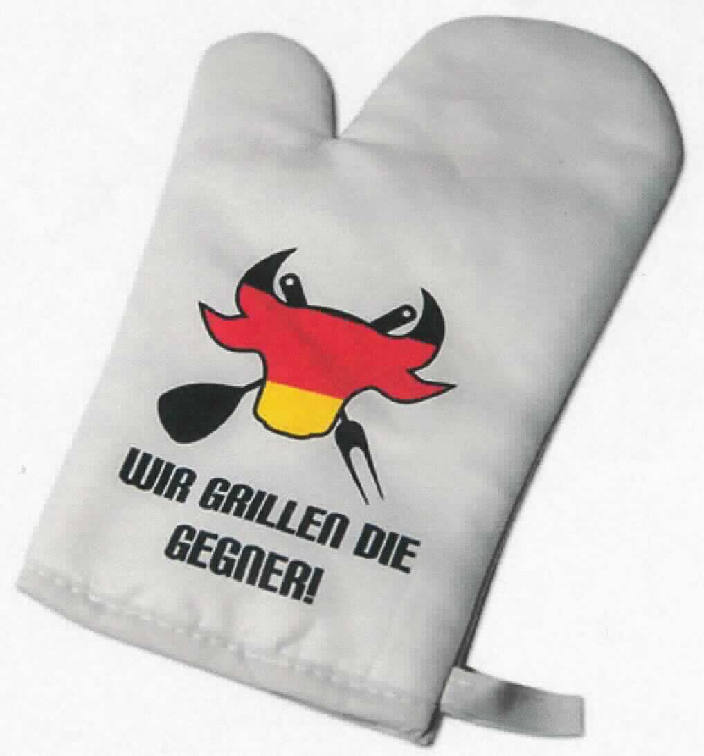 Fausthandschuh, sog. Grillhandschuh, Foto siehe Anlage,
- in Form eines Fausthandschuhs mit ausgearbeitetem Daumen,  
- mit einer Außenhand aus einfarbigen Geweben aus Spinnstoffen; zusätzlich mit einem Futter aus einem 
  mehrlagigen, durch Steppen abgeteilten Verbunderzeugnis unterlegt,
- mit einer Innenhand aus einem mehrlagigen, durch Steppen abgeteilten Verbunderzeugnis, mit einer Außen- und 
  Innenlage aus Geweben aus Spinnstoffen, einer Zwischenlage aus Wattierungsstoff und einer weiteren 
  Zwischenlage aus Vliesstoff,
- durch Zusammennähen konfektioniert,
- an der Öffnung mit einem Gewebeband eingefasst und mit einer eingenähten Aufhängeschlaufe versehen,
- insbesondere im Hinblick auf das äußere Erscheinungsbild bestimmen die die Schauseite bildenden Gewebe den 
  Charakter der Ware.

"Fausthandschuh aus Geweben"