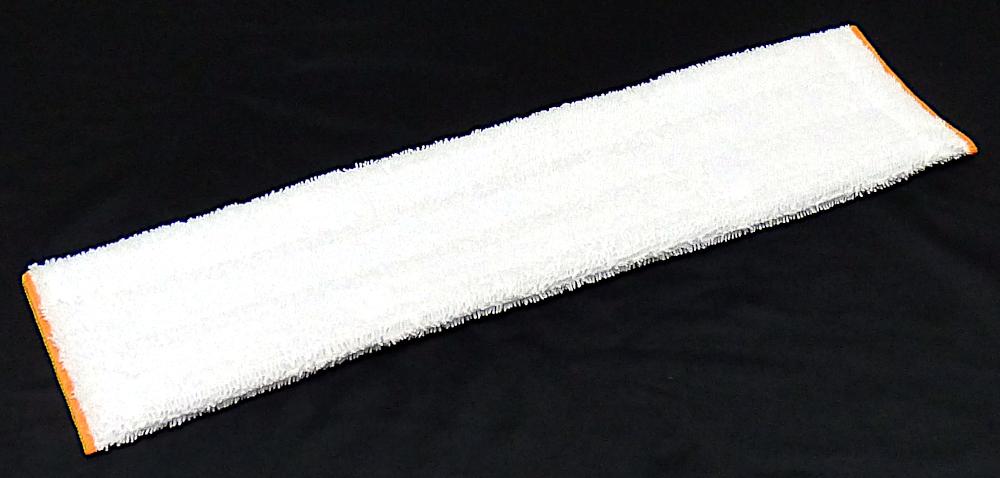 Reinigungstücher, sog. Reinraum-Einwegmopp, Foto siehe Anlage,
- zwei Stück in einem Polybeutel steril verpackt,
- rechteckig, in den Abmessungen von laut Antrag ca. 48 cm x 12 cm,
- mehrlagig gearbeitet, aus Gewirke, Filz und Vliesstoff aus Spinnstoffen,
- an den Längsseiten der Ober- und Unterlage umgeschlagen und punktuell festgenäht, so dass sich
  Taschen bilden (zum Einspannen in einen Moppwischer),
- durch Zusammennähen konfektioniert,
- ohne Hinweise auf Handarbeit,
- stellt sich als separates Reinigungstuch (ohne Wischkopf-Rahmen oder eine andere Basis) dar, somit
  keine Ware der Position 9603,
- im Hinblick auf den Umfang (Fläche) sind jeweils das Gewirke und der Vliesstoff, im Hinblick auf den
  Umfang (Dicke) ist der Filz vorherrschend; im Hinblick auf die Bedeutung in Bezug auf die Verwendung
  überwiegen jedoch das Gewirke und der Filz in gleichem Maße gegenüber dem Vliesstoff; aufgrund der
  Gleichrangigkeit des Gewirkes und des Filzes verleiht keiner der beiden Stoffe der Ware ihren
  wesentlichen Charakter; sie ist damit der von den gleichermaßen in Betracht kommenden Unter-
  positionen (KN; 6307 1010 und 6307 1090) in der Nomenklatur zuletzt genannten zuzuweisen.

"Andere konfektionierte Waren (Reinigungstücher) aus Spinnstoffen, aus Filz, nicht handgearbeitet"