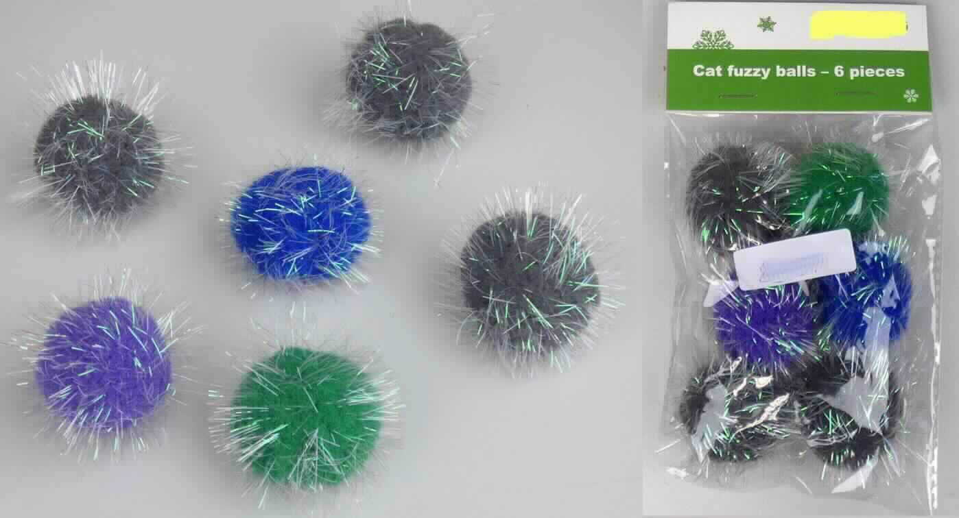 Pompons, sog. Katzenspielzeug Fusselbälle, Foto siehe Anlage,
- 6 Stück, in einem Polybeutel verpackt, 
- laut Antrag mit einem Durchmesser von ca. 3 cm,
- jeweils aus kurzen Garnstücken aus Spinnstoffen und Streifen aus synthetischer Spinnmasse mit einer Breite 
  von ca. 0,5 mm, die in der Mitte nur an einer Stelle abgebunden sind und nach allen Richtungen abstehen,
- stellen sich als Pompons dar, somit keine Ware der Position 6307,
- aufgrund der Aufmachung erkennbar für Tiere bestimmt, somit keine Ware der Position 9503.

"Pompons"